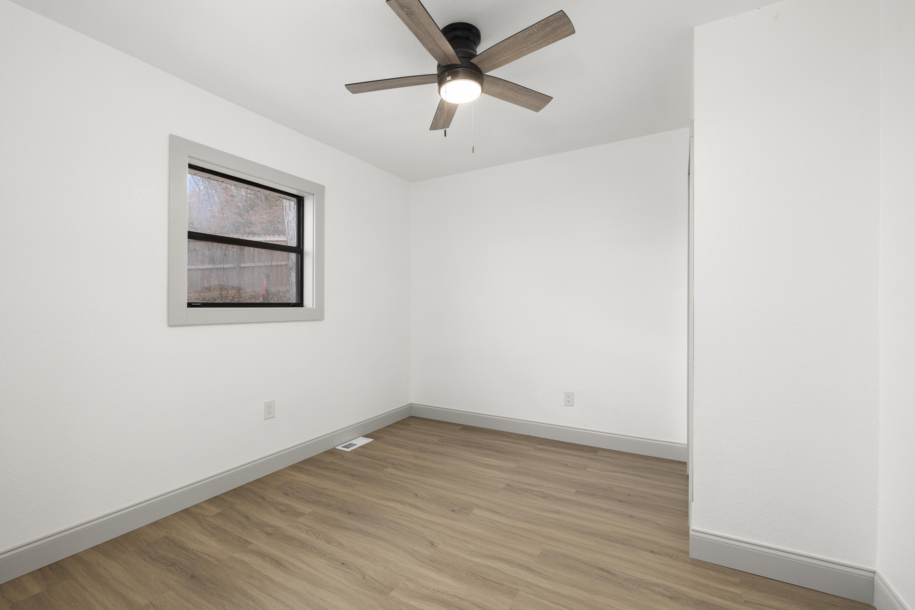33120 State Highway 413 Property Photo 17