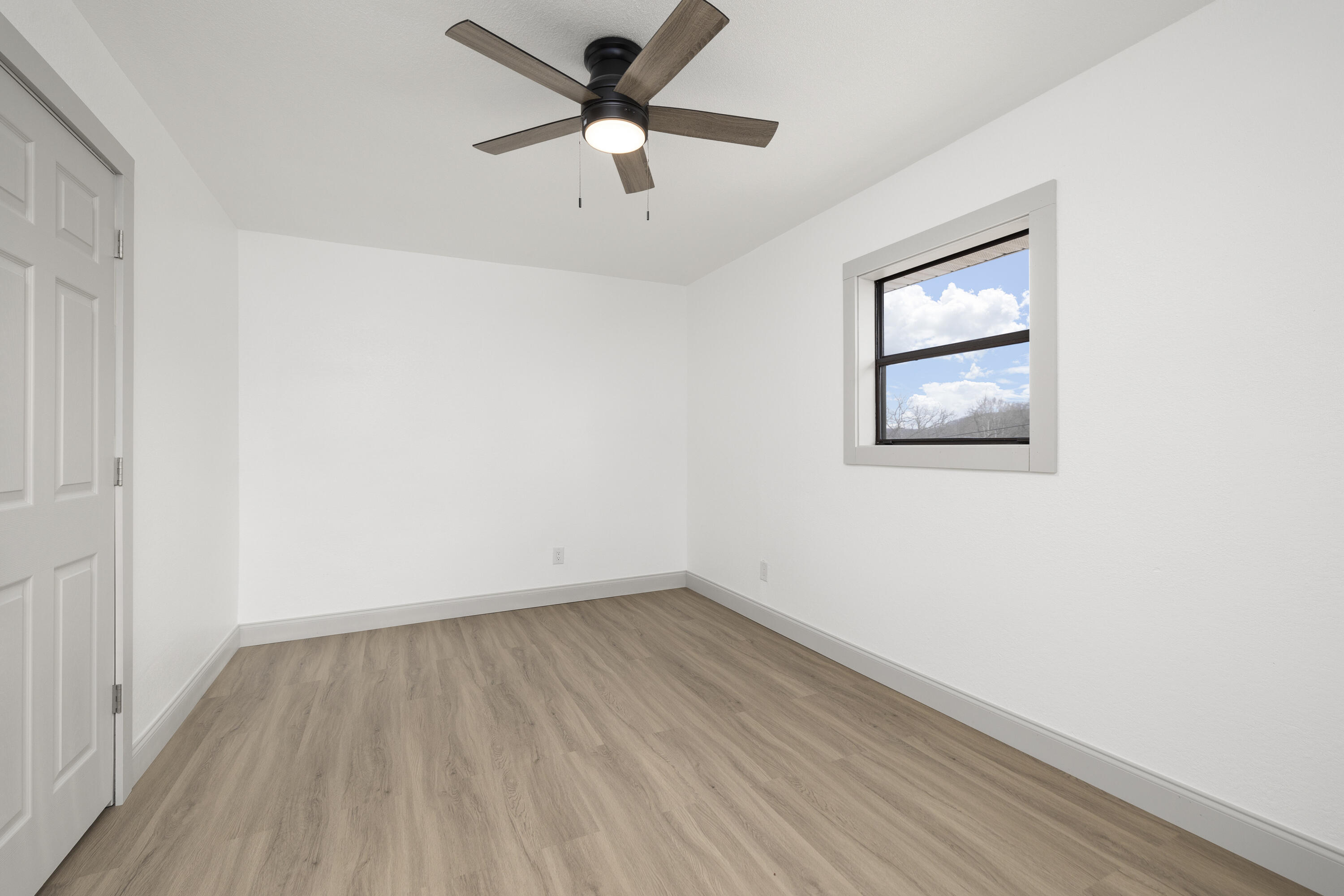 33120 State Highway 413 Property Photo 21