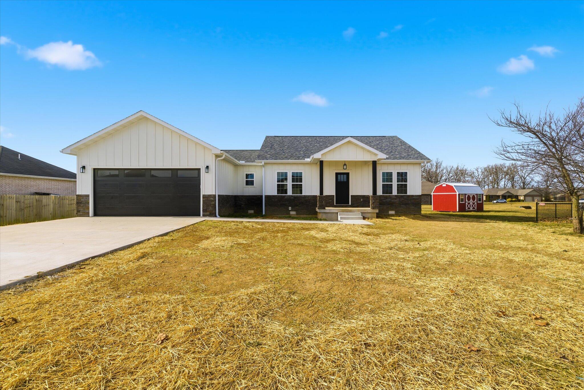 2707 Mayfield Drive Property Photo 2