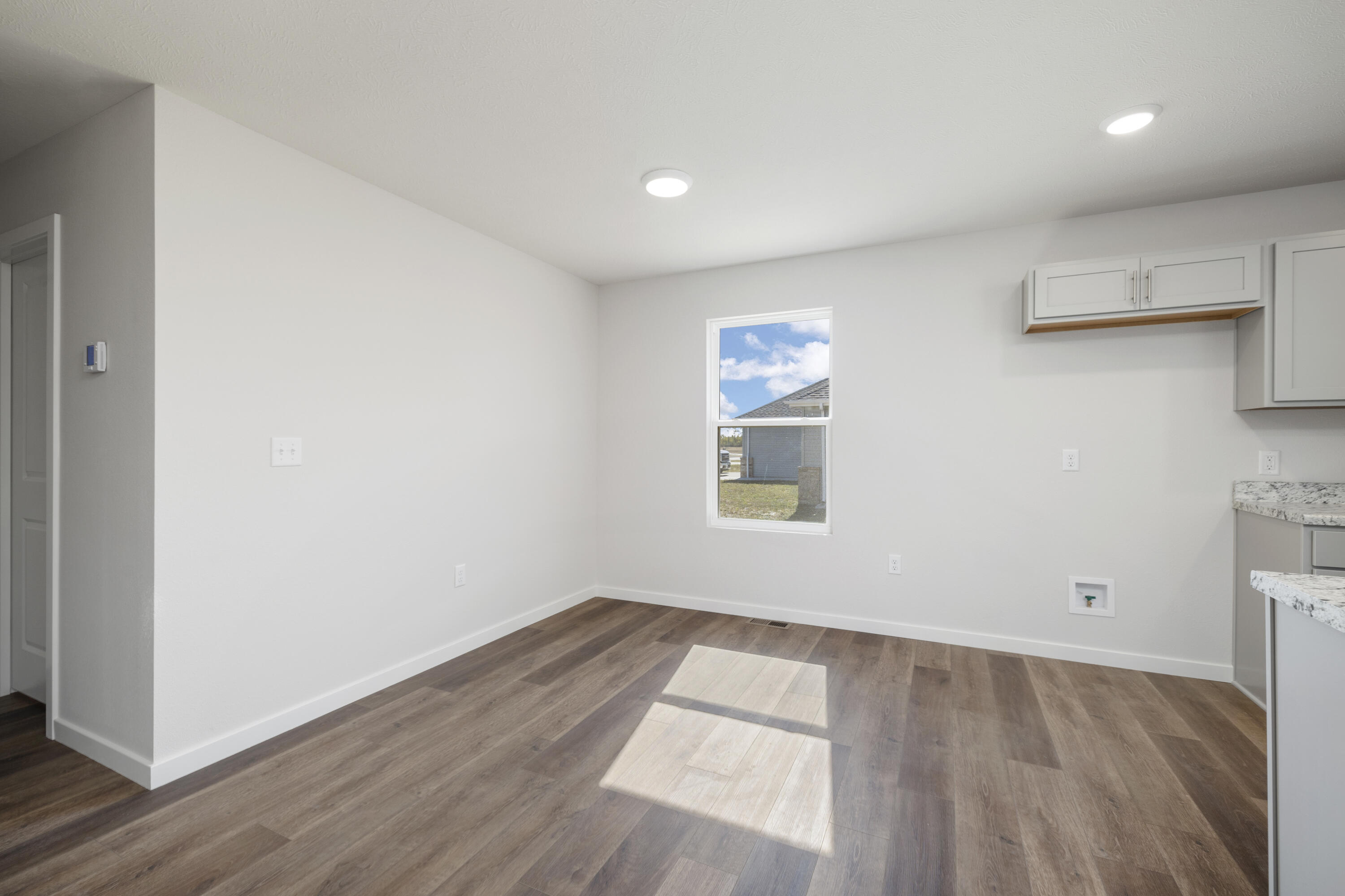 1720 Cash Dr Drive Property Photo 6