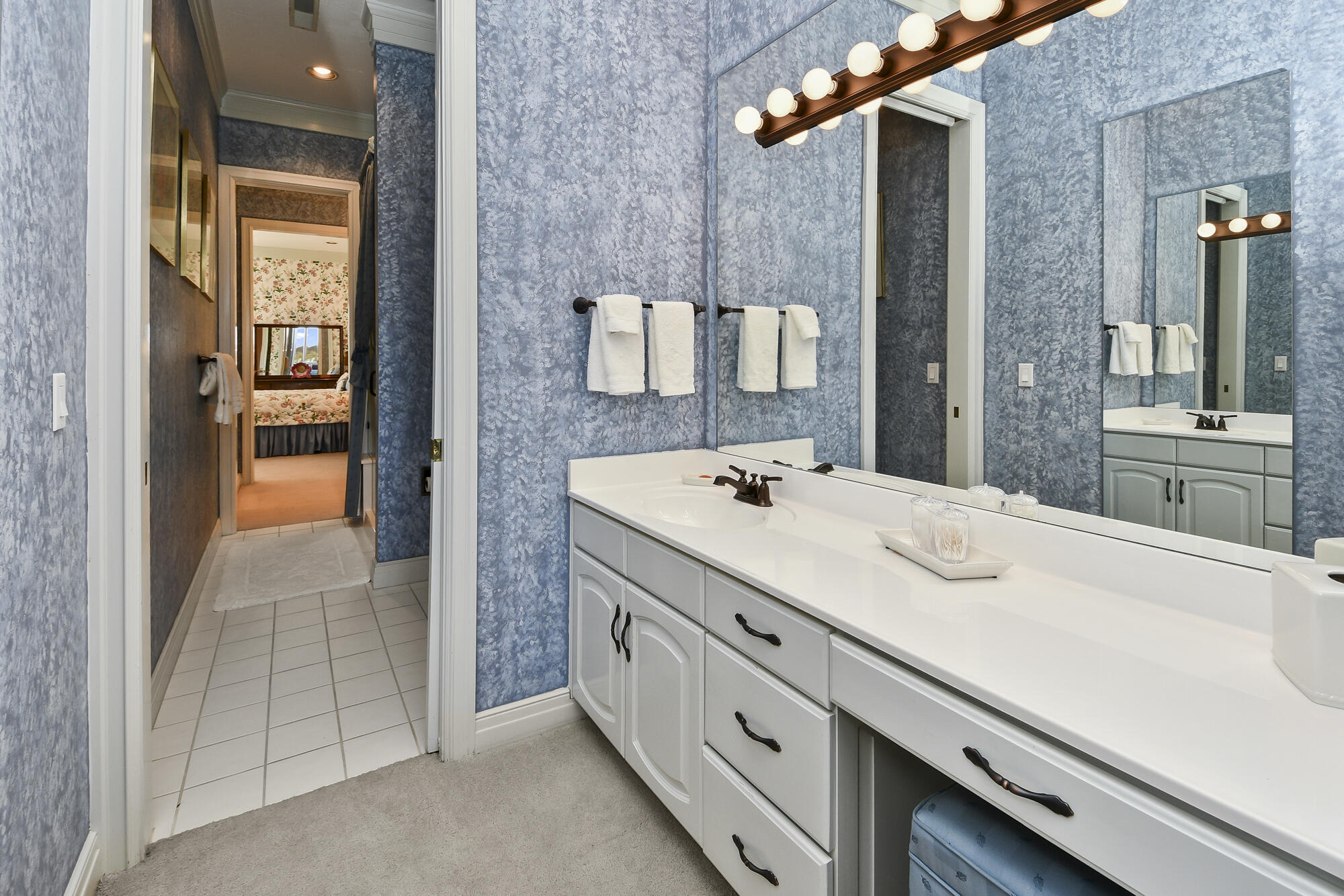 3935 East Eaglescliffe Drive Property Photo 46