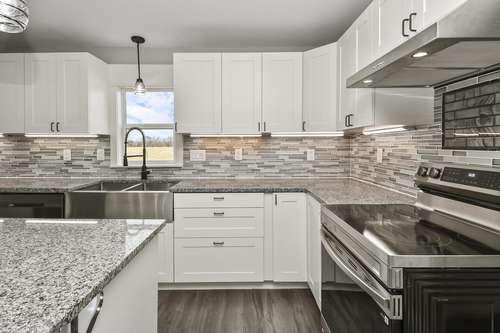 7138 West Farm Road 136 Property Photo 15