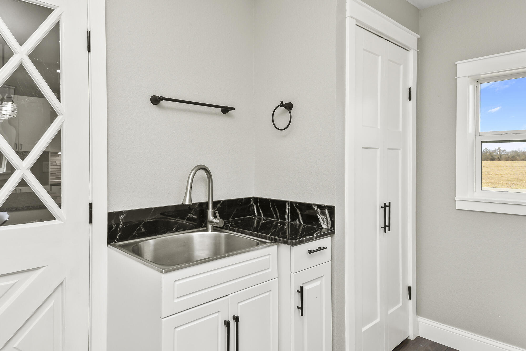 7138 West Farm Road 136 Property Photo 31