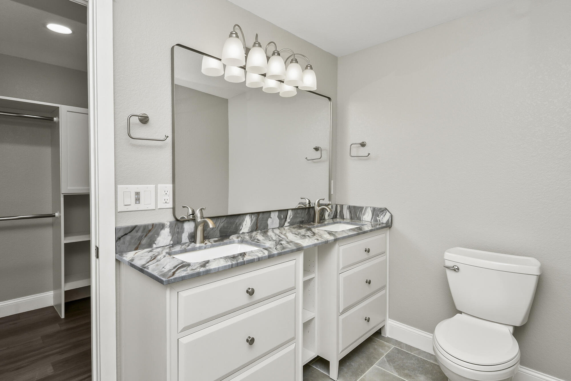 7138 West Farm Road 136 Property Photo 38