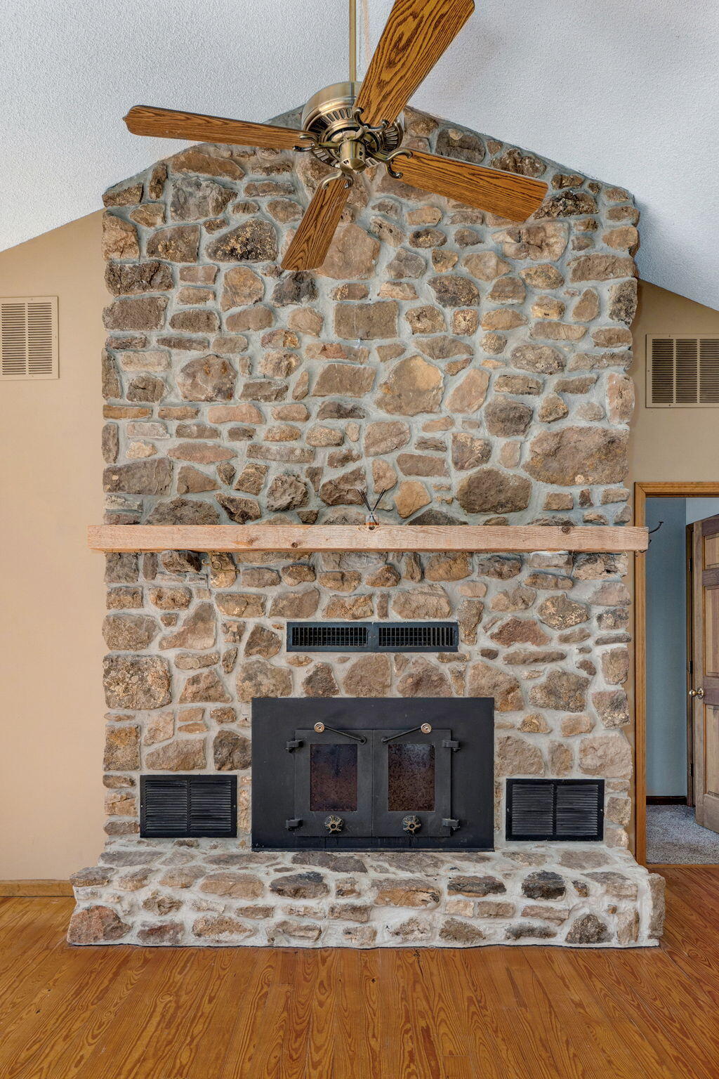 1807 Highway 32 Property Photo 9