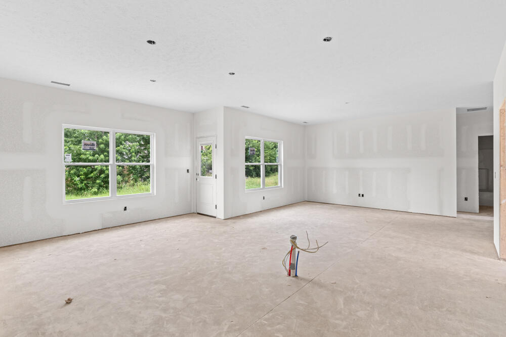312 Sleepy Meadow Property Photo 5