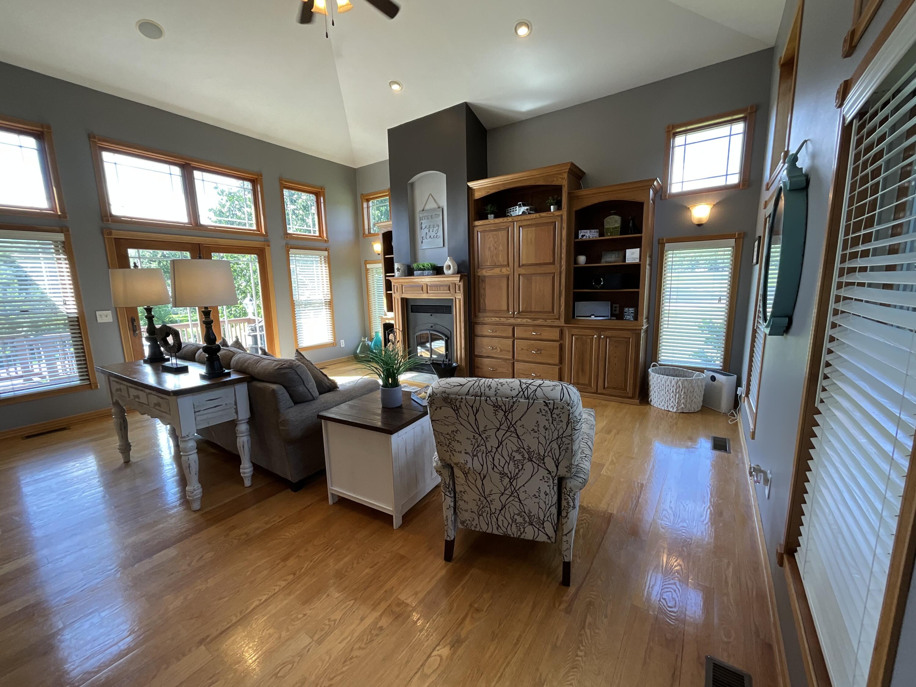 610 Oak Park Boulevard Property Photo 38