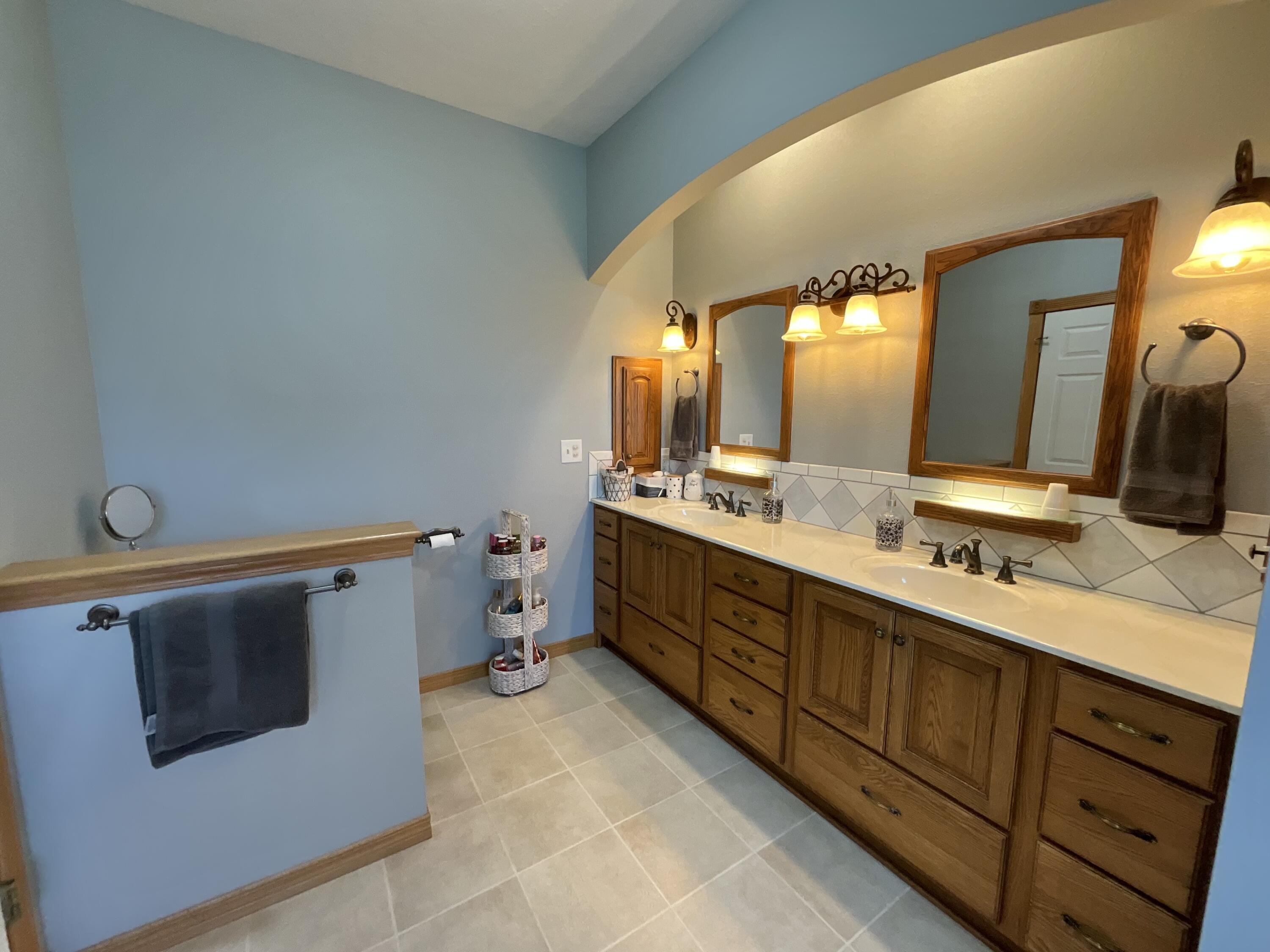 610 Oak Park Boulevard Property Photo 68