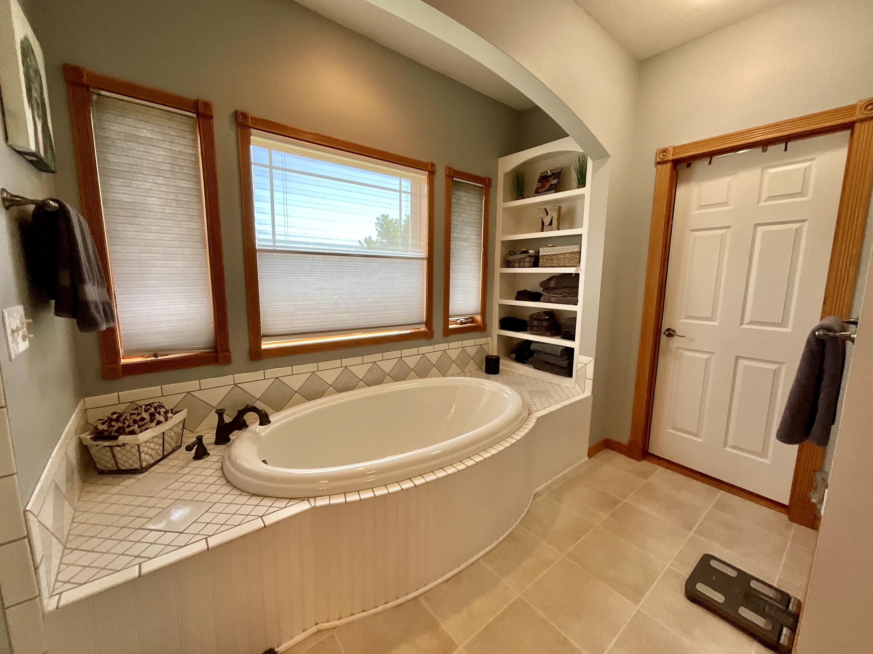 610 Oak Park Boulevard Property Photo 69