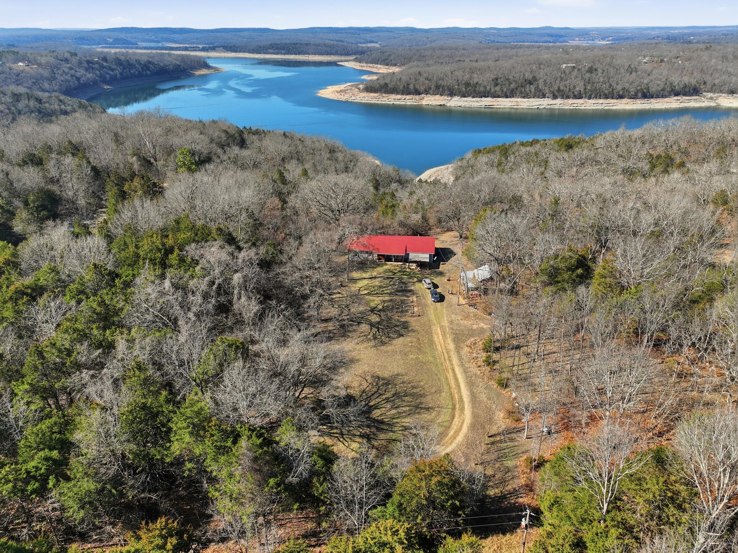 178 Carol Lane Property Photo 4