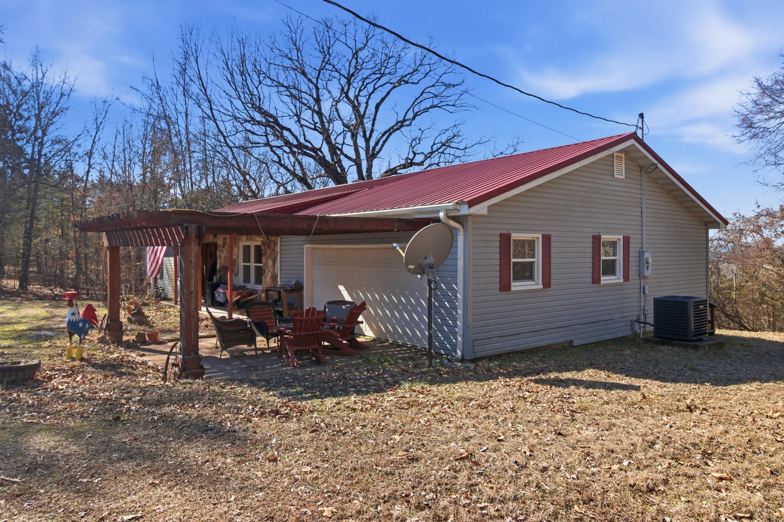 178 Carol Lane Property Photo 6