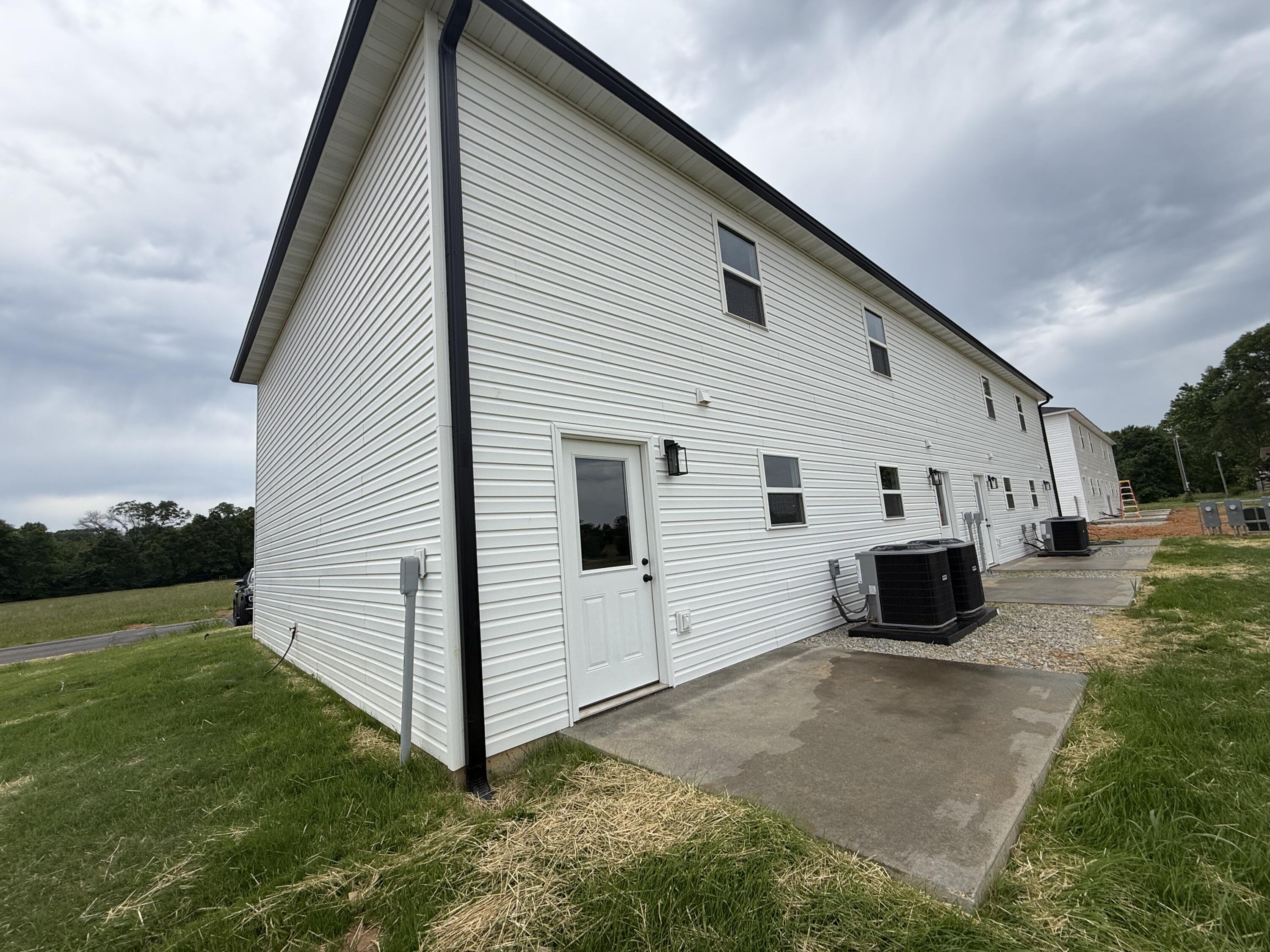 2812 Burke Avenue Property Photo 23
