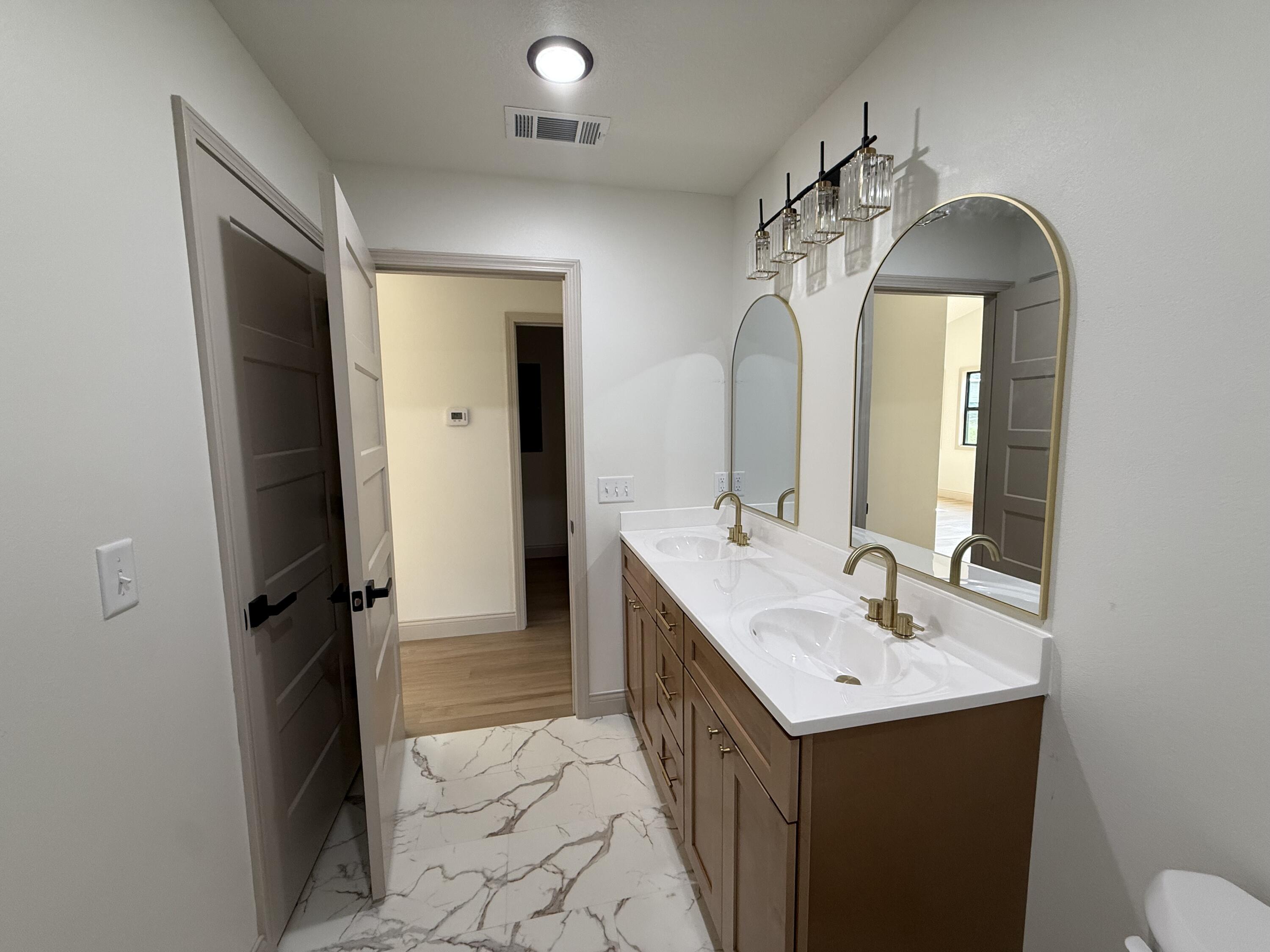 710 Johnson Street Property Photo 14