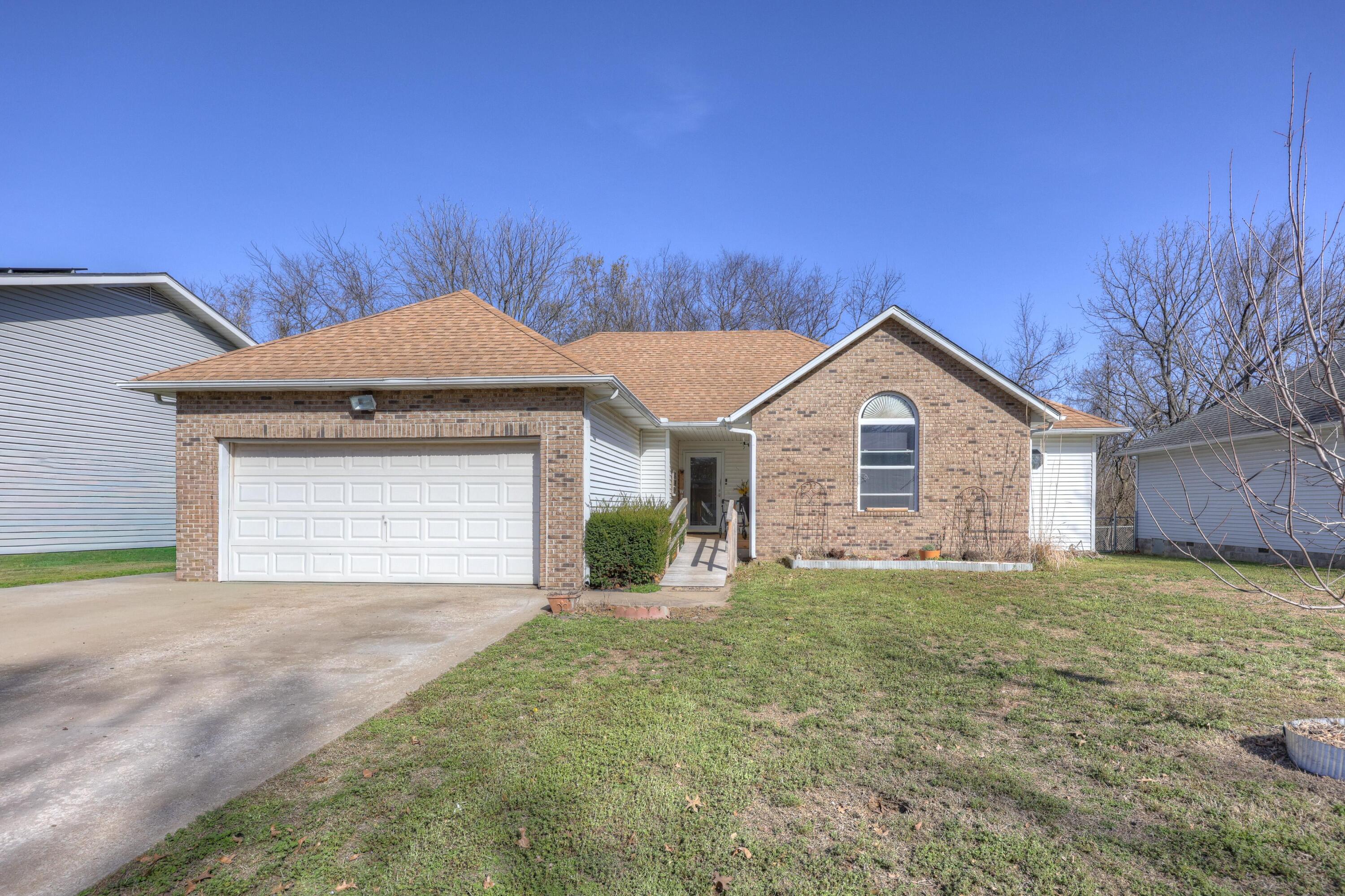 1206 Douglas Court Property Photo 1