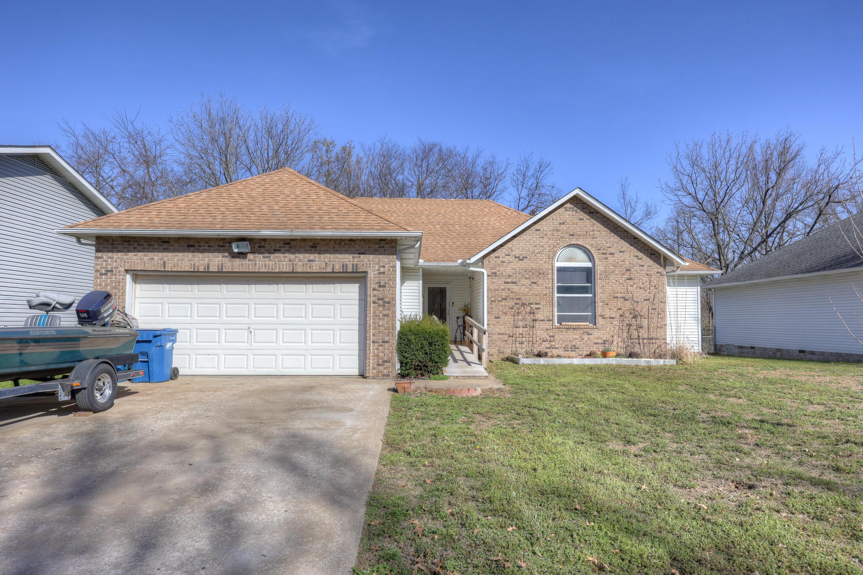 1206 Douglas Court Property Photo 2