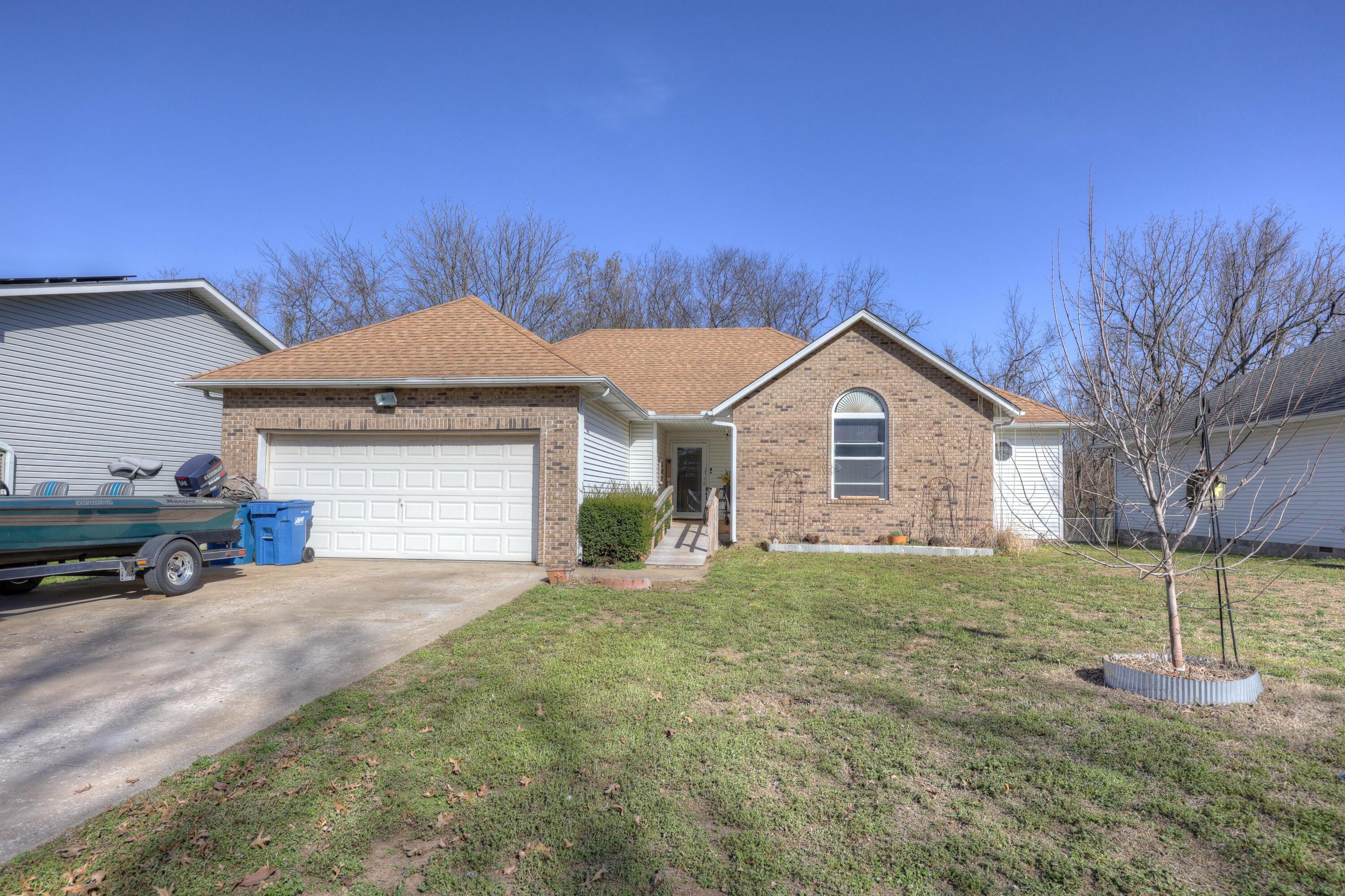 1206 Douglas Court Property Photo 3