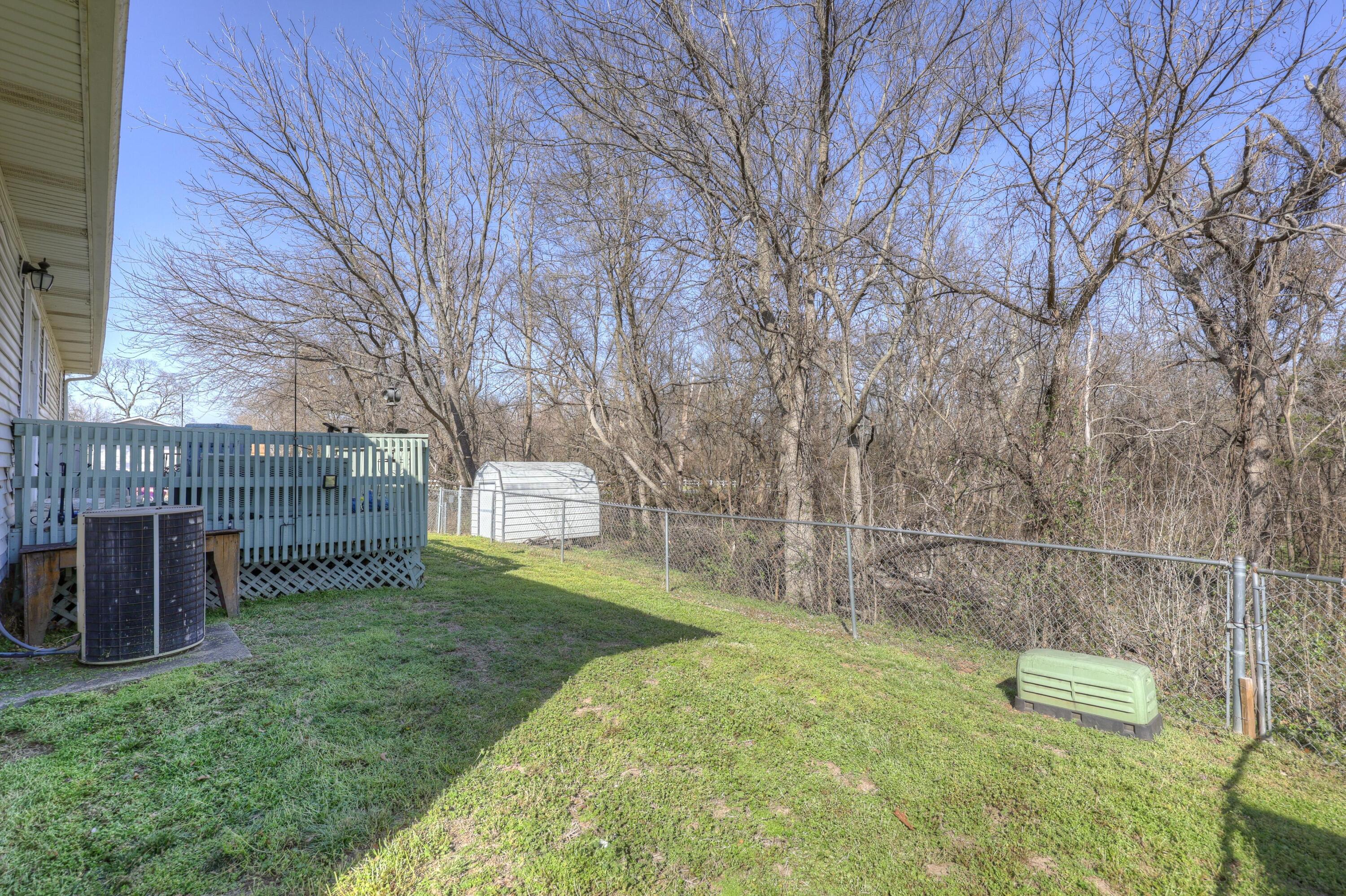 1206 Douglas Court Property Photo 4