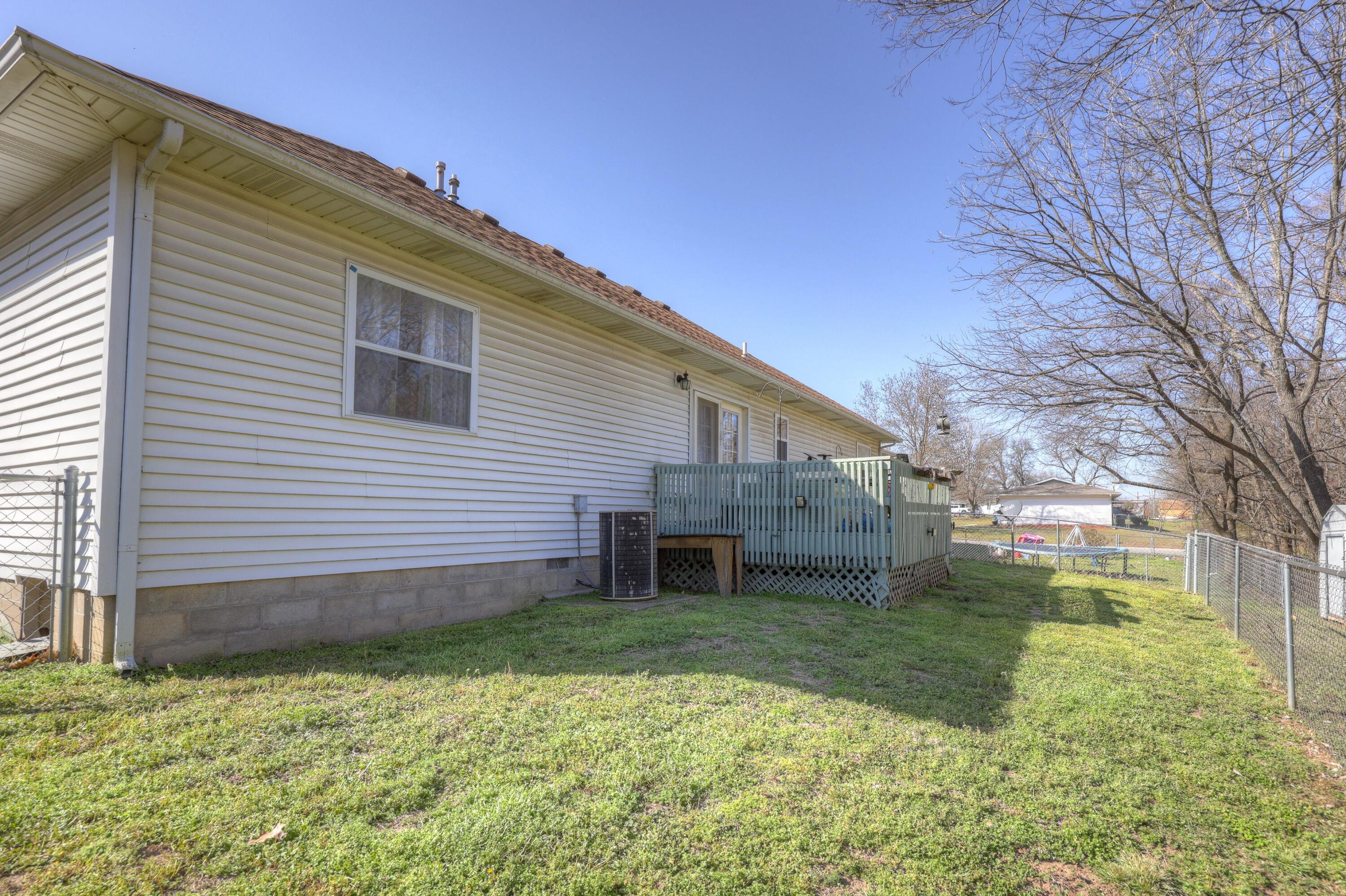 1206 Douglas Court Property Photo 5