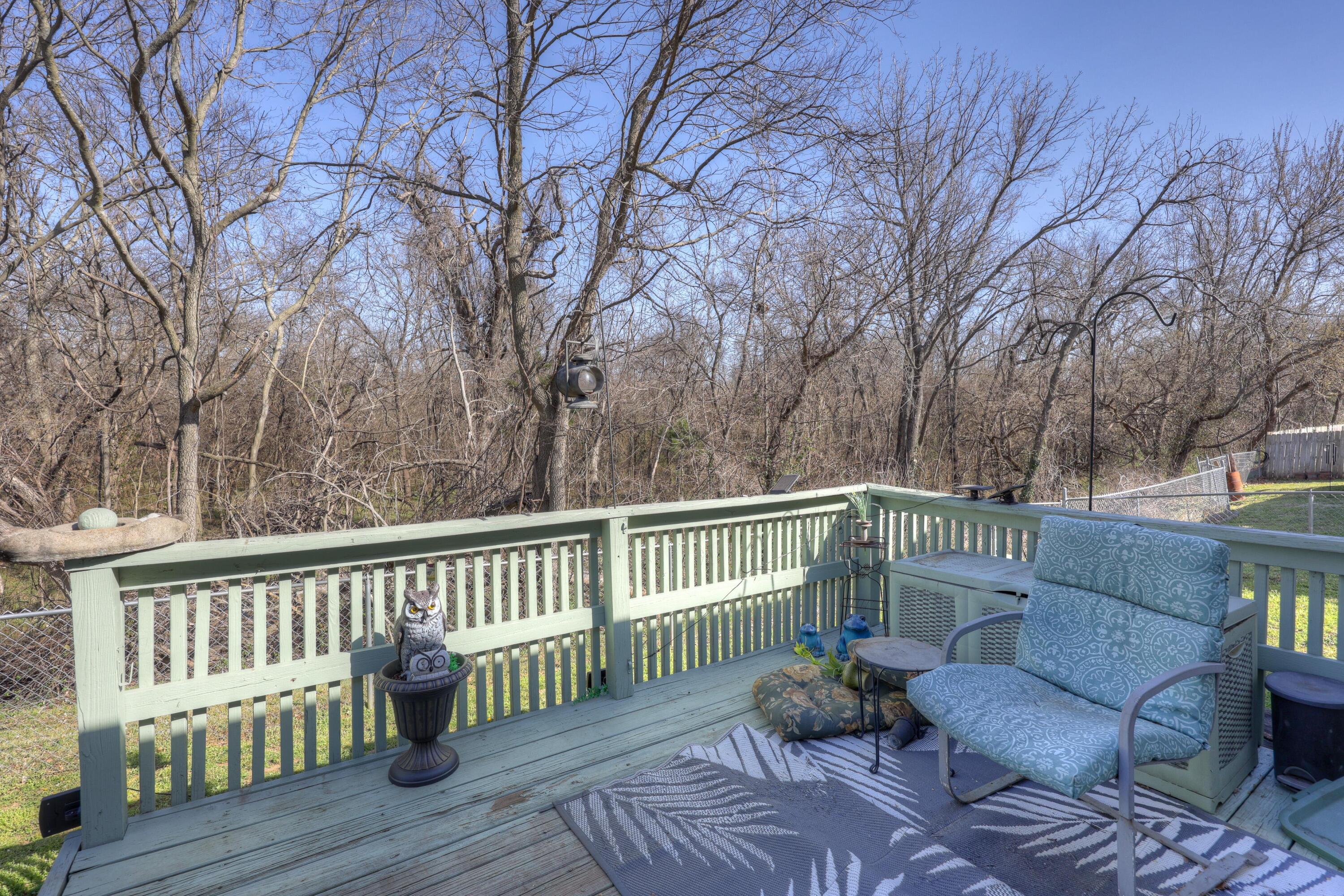 1206 Douglas Court Property Photo 6