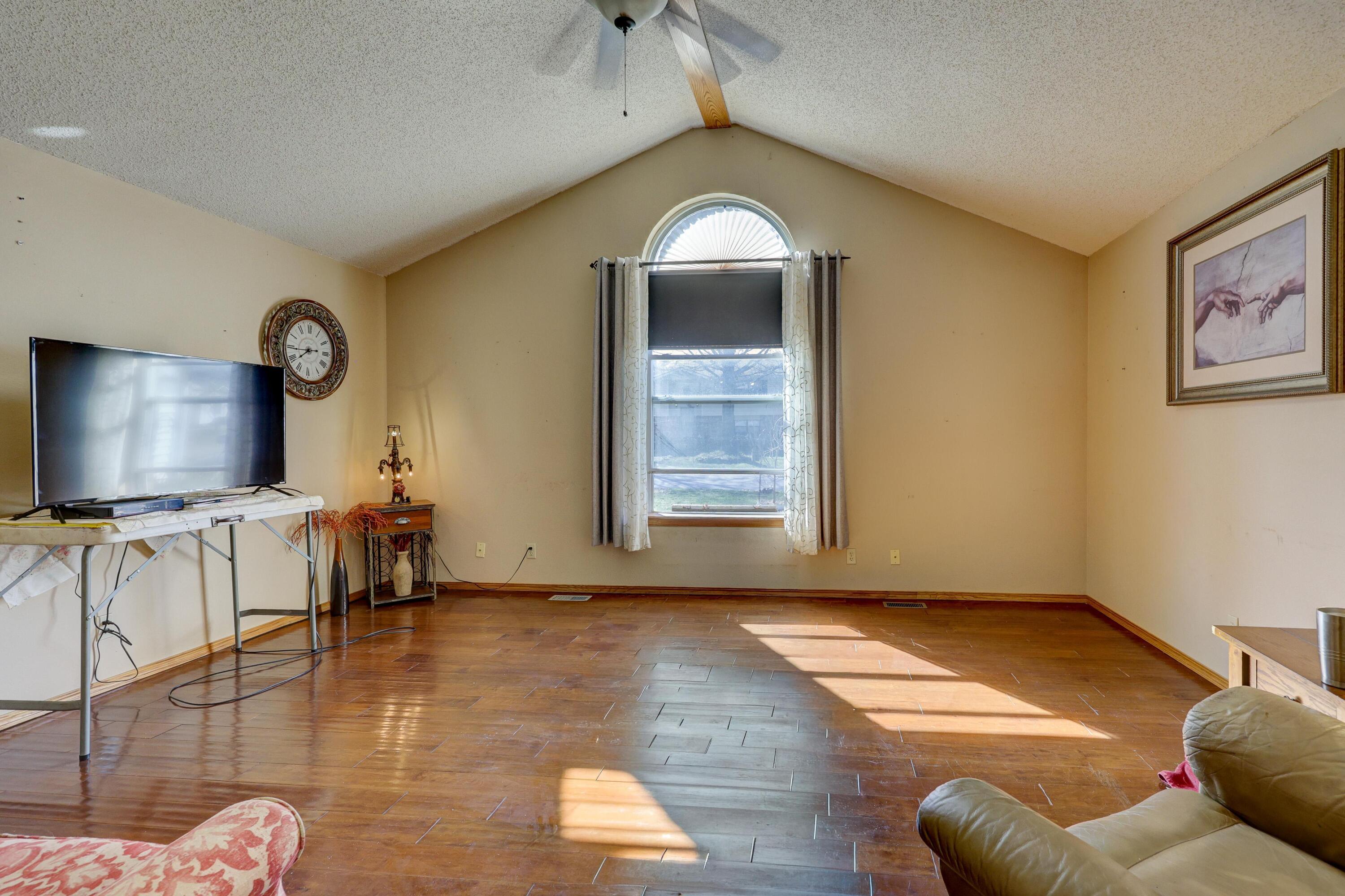 1206 Douglas Court Property Photo 11