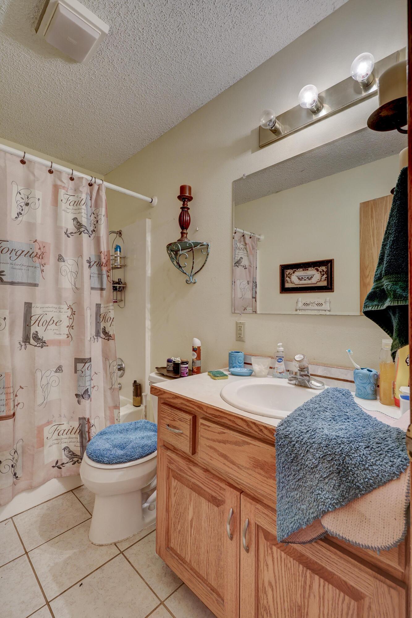 1206 Douglas Court Property Photo 18