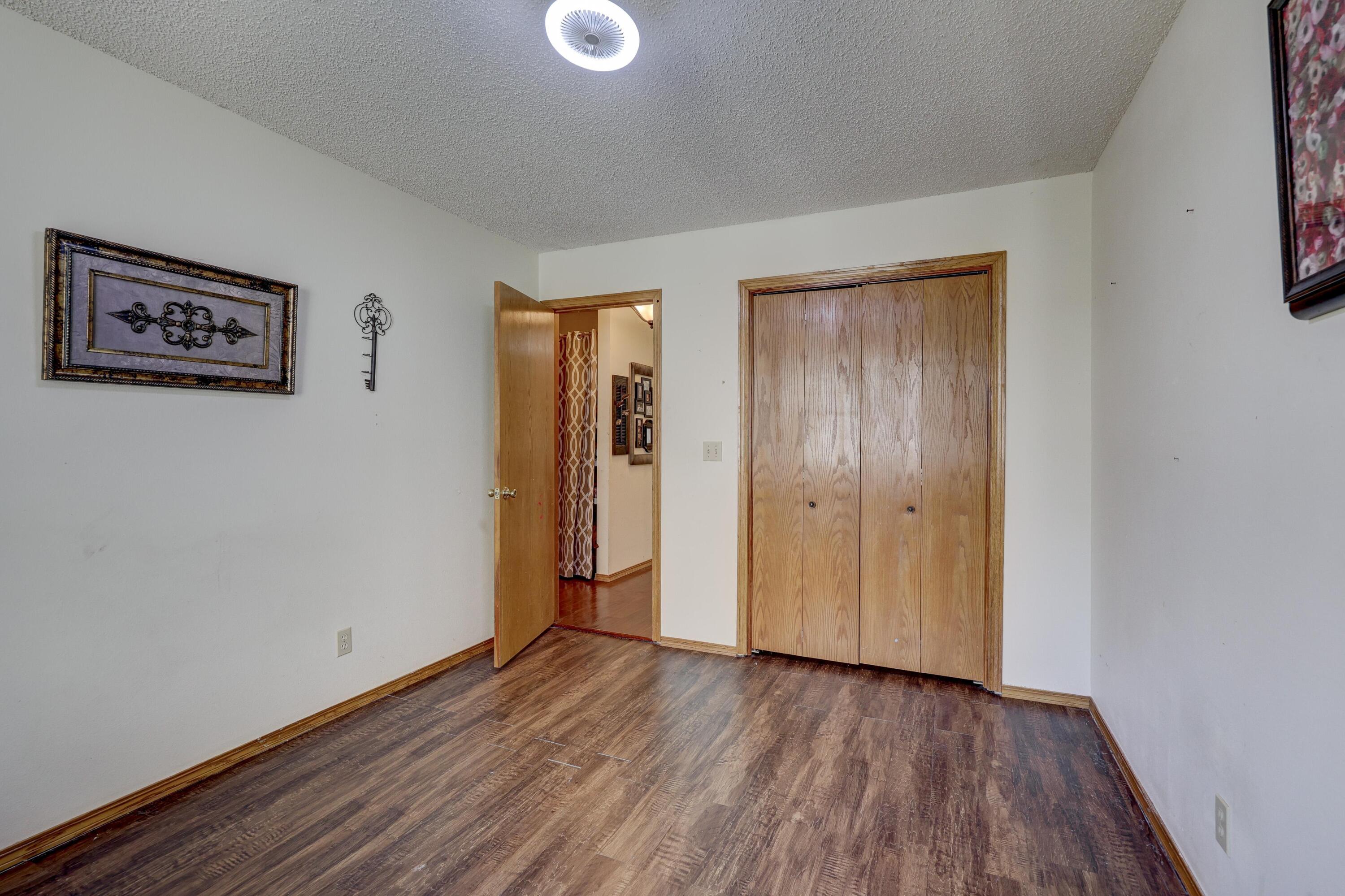1206 Douglas Court Property Photo 21