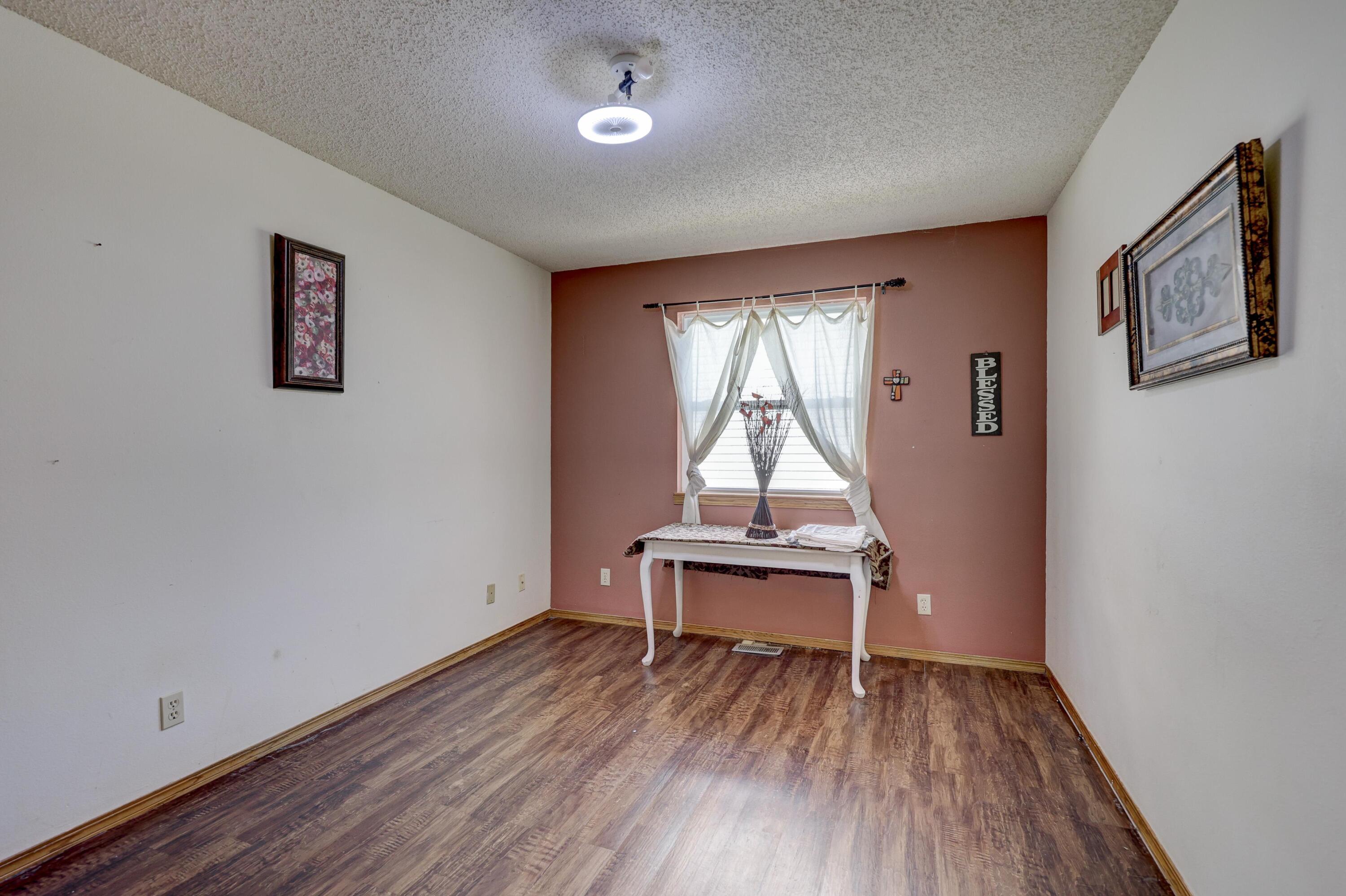 1206 Douglas Court Property Photo 22