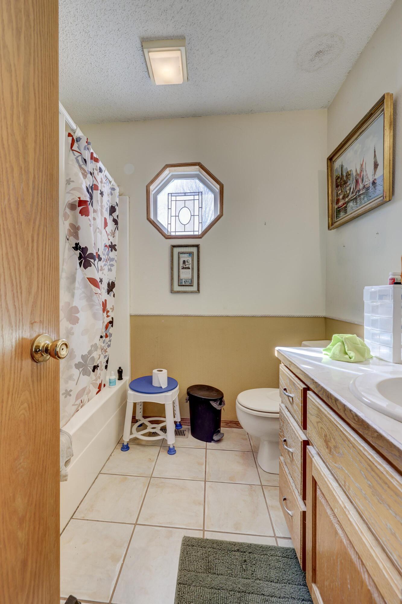 1206 Douglas Court Property Photo 28