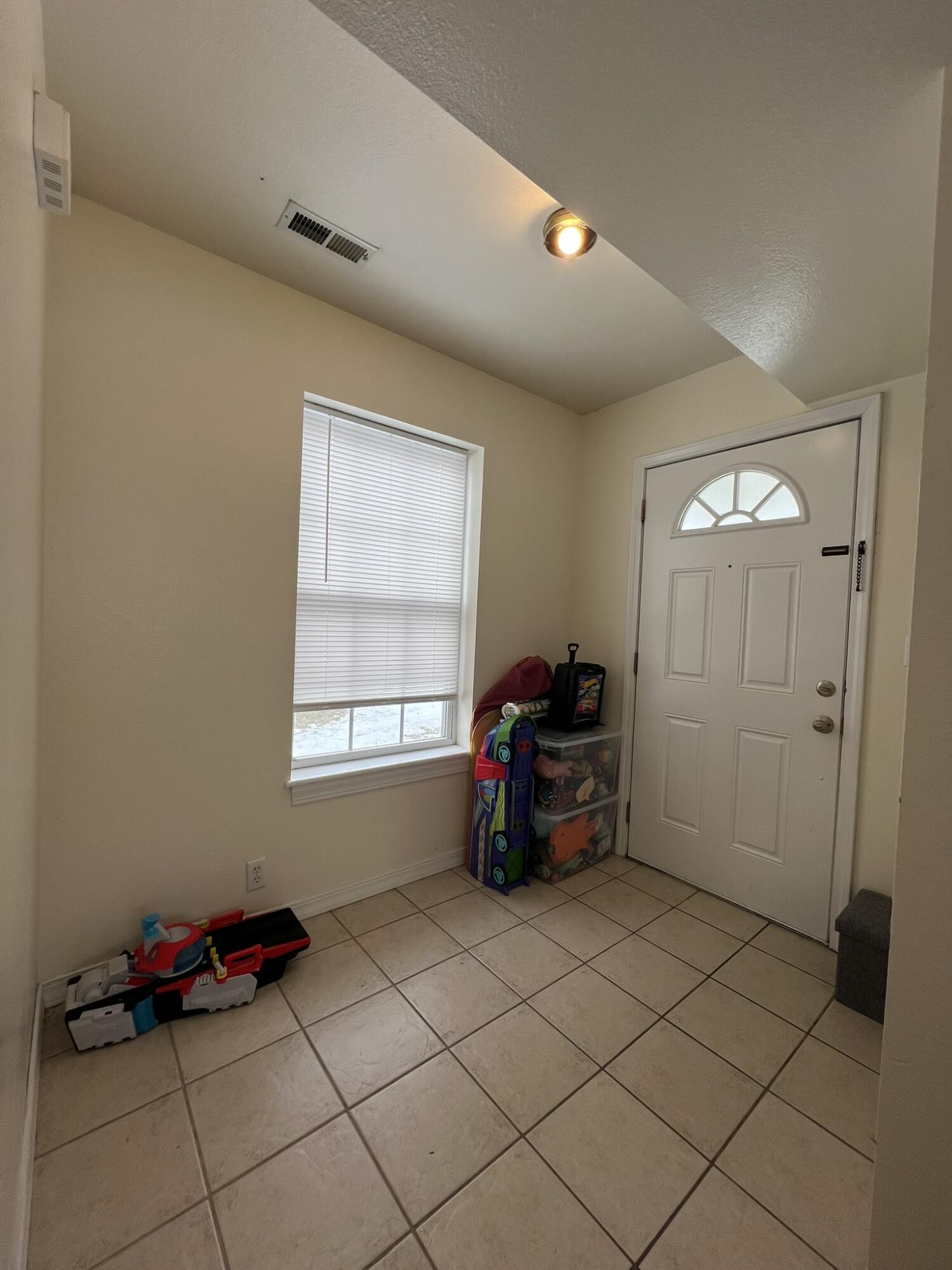 208 West 3rd Street Property Photo 7