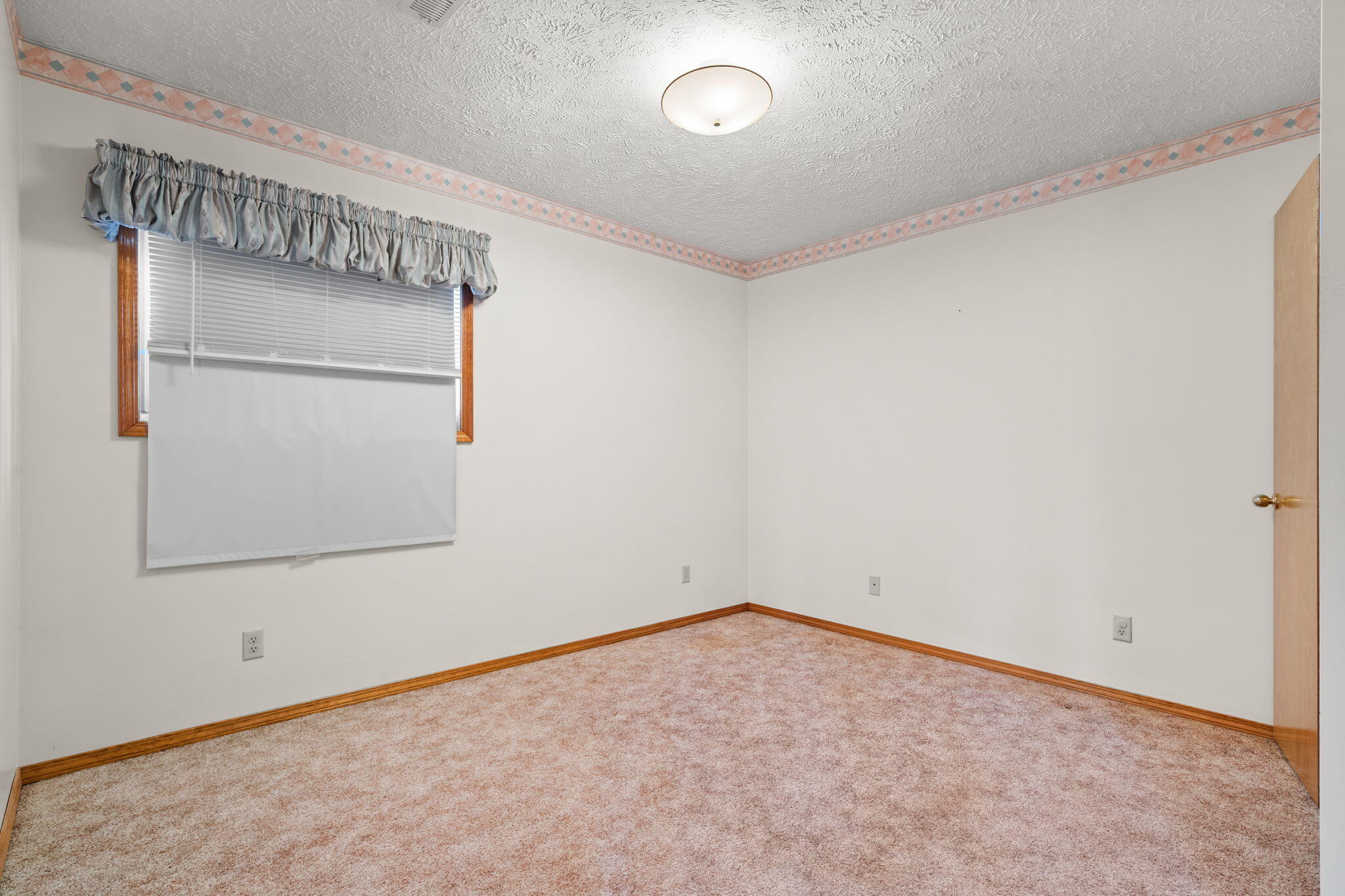 12 Longview Drive Property Photo 18
