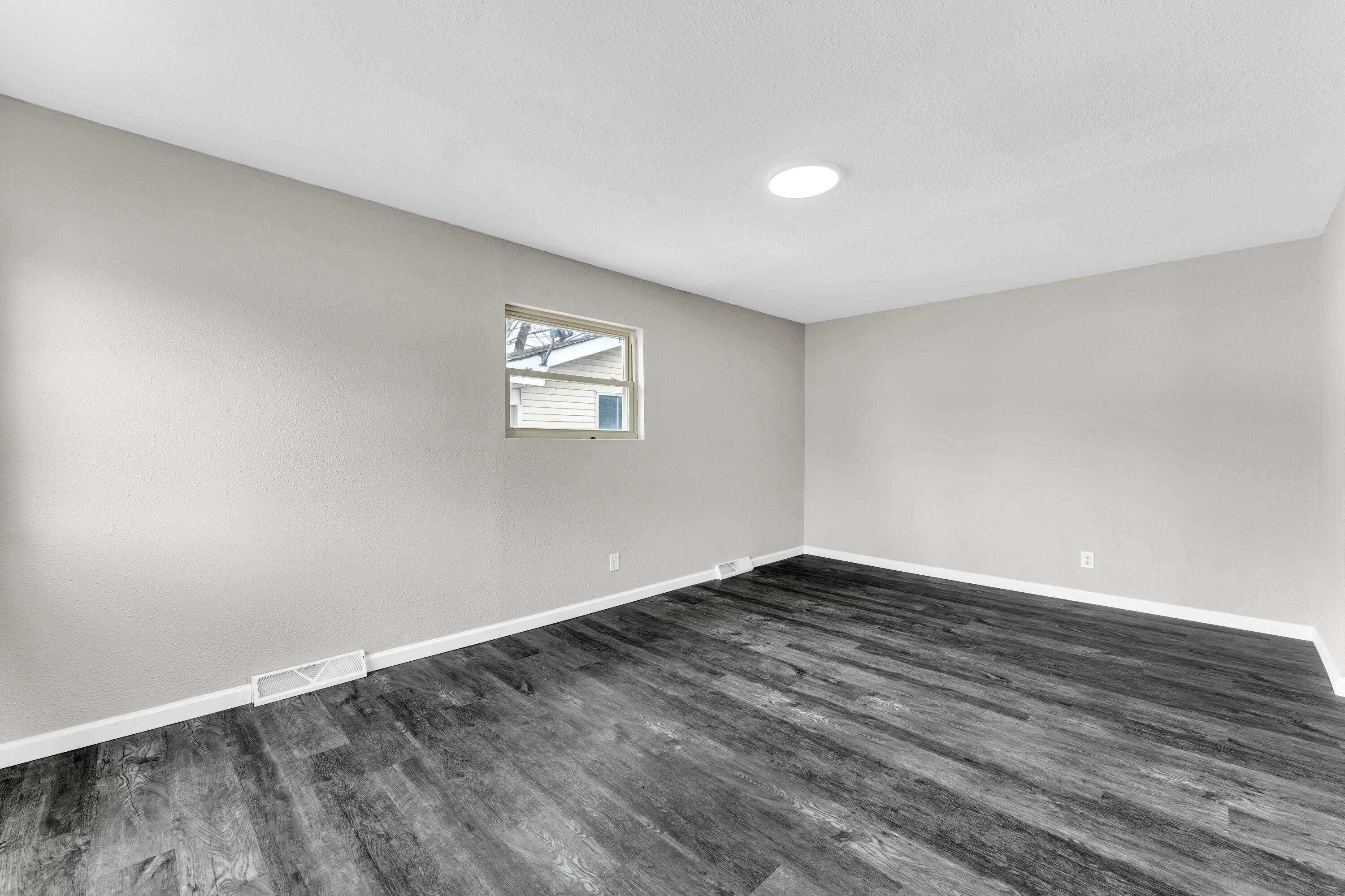 1500 West Hamilton Street Property Photo 3
