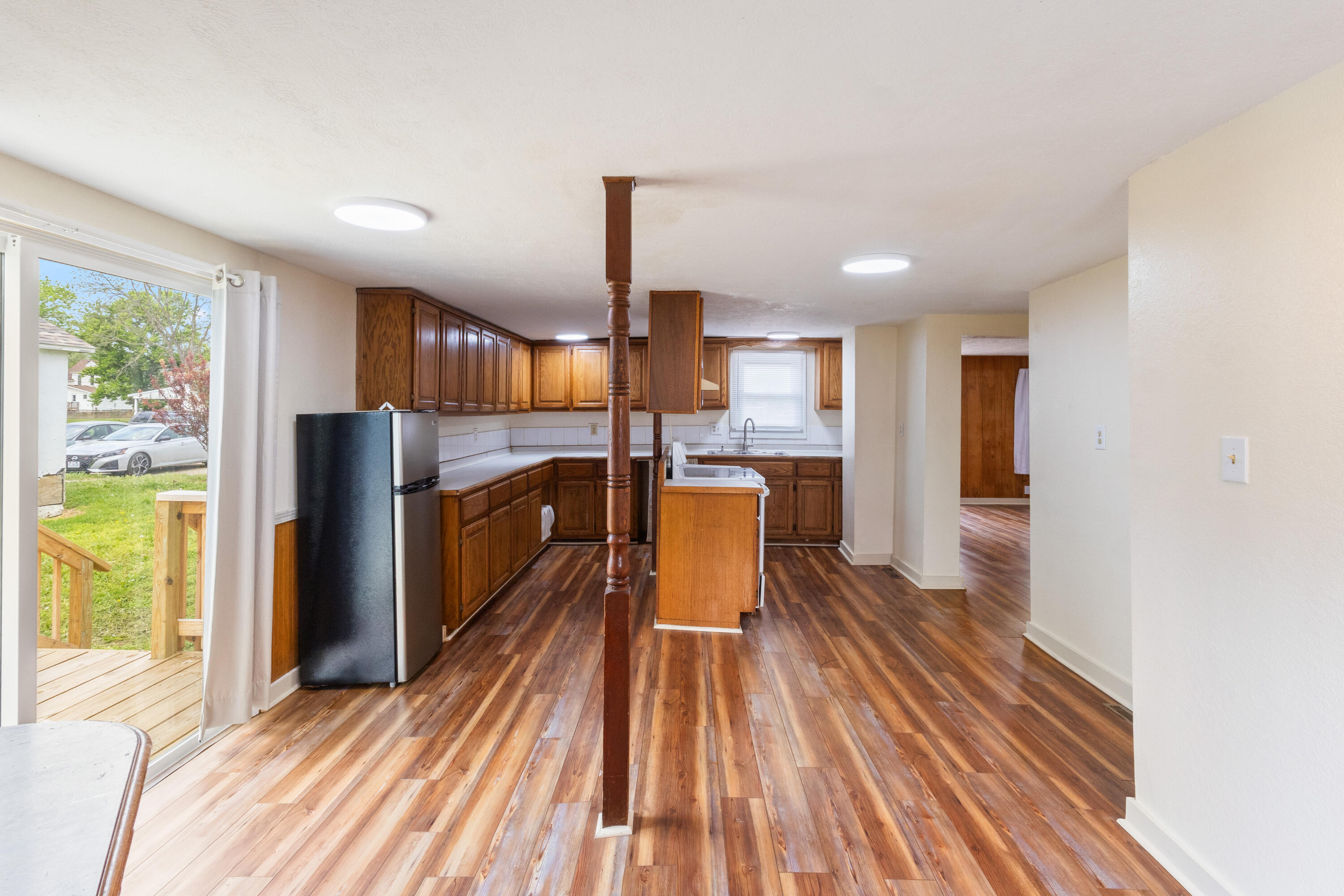 1015 Harold Street Property Photo 8