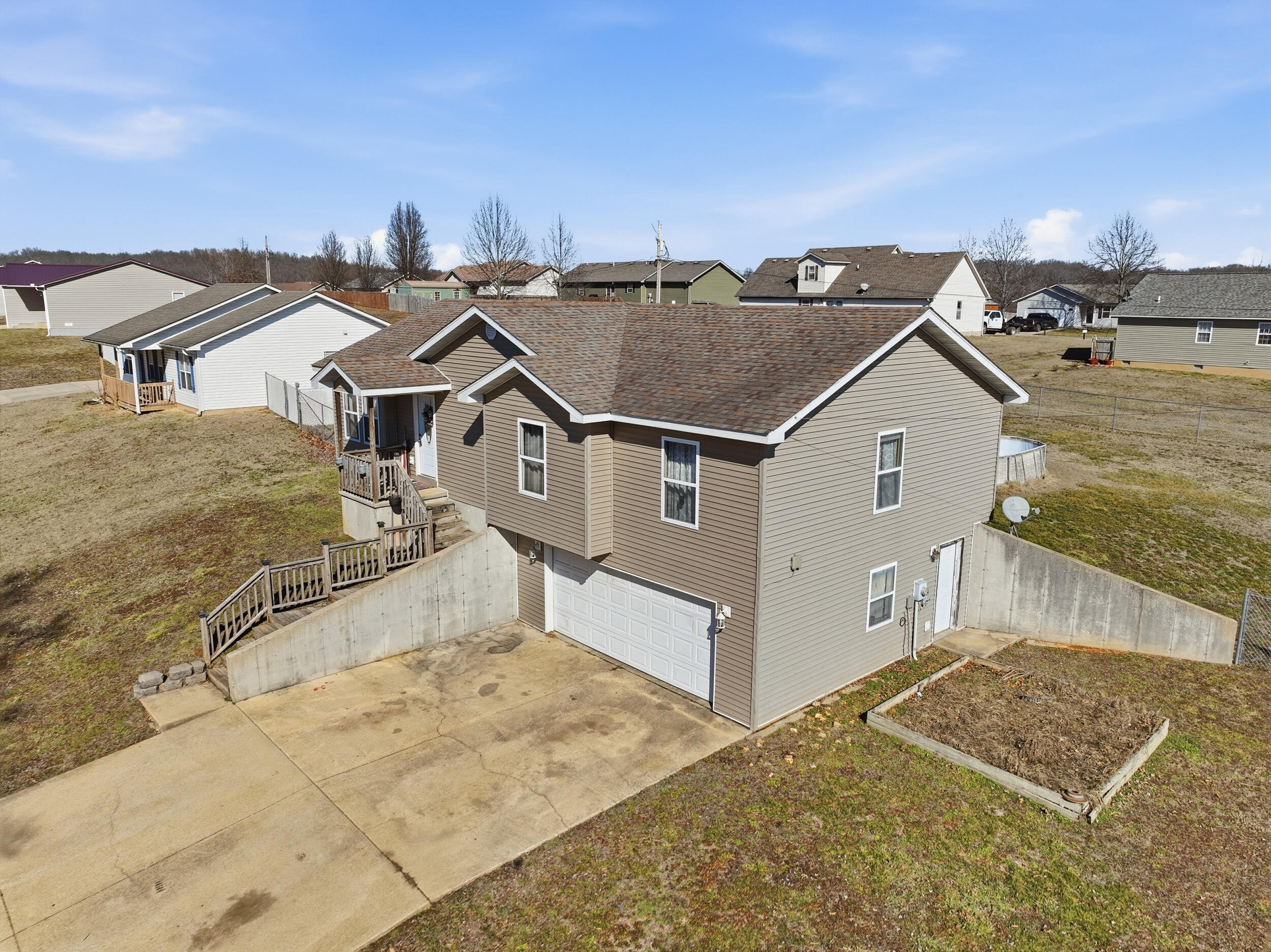 1604 Amy Street Property Photo 5