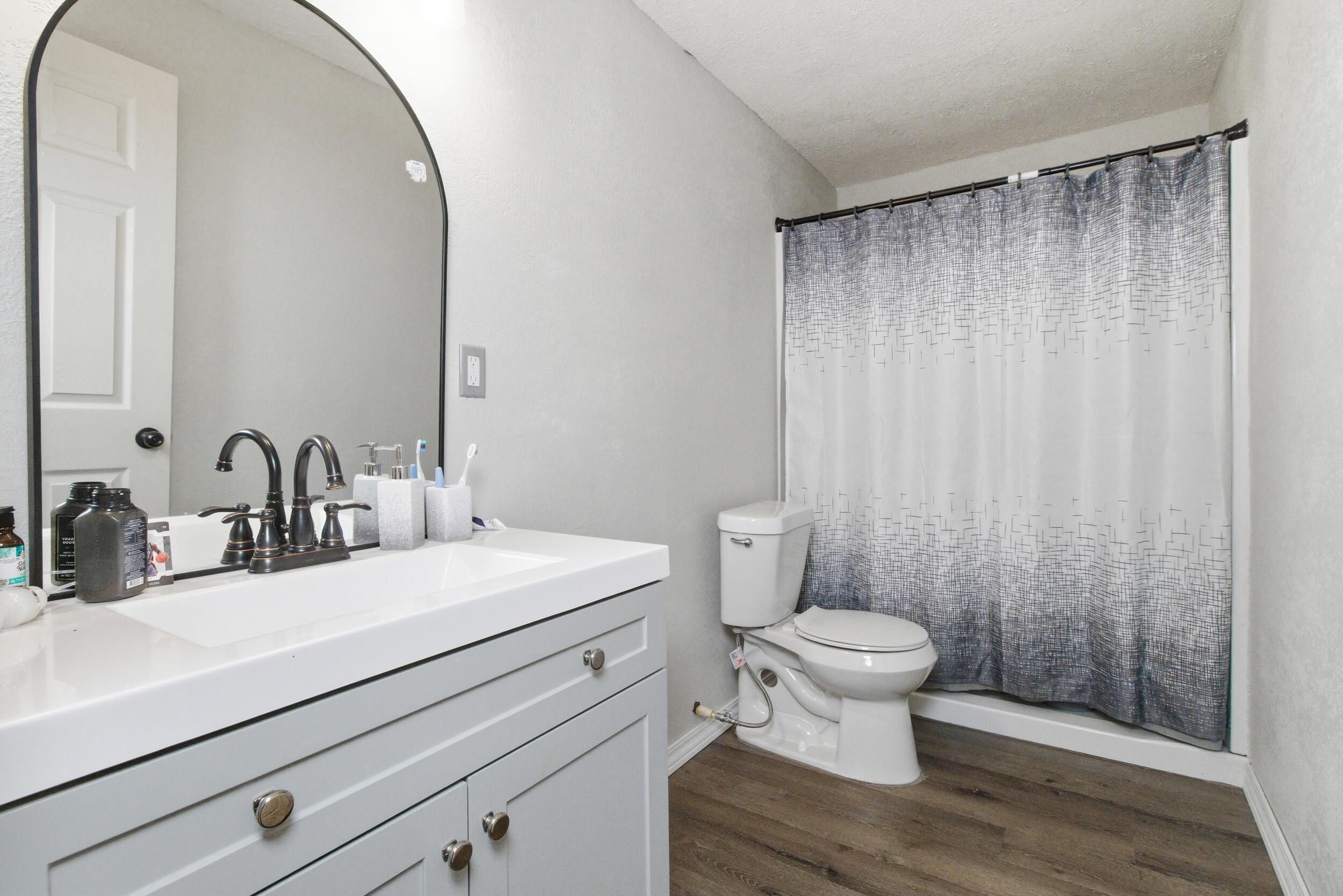 1604 Amy Street Property Photo 22