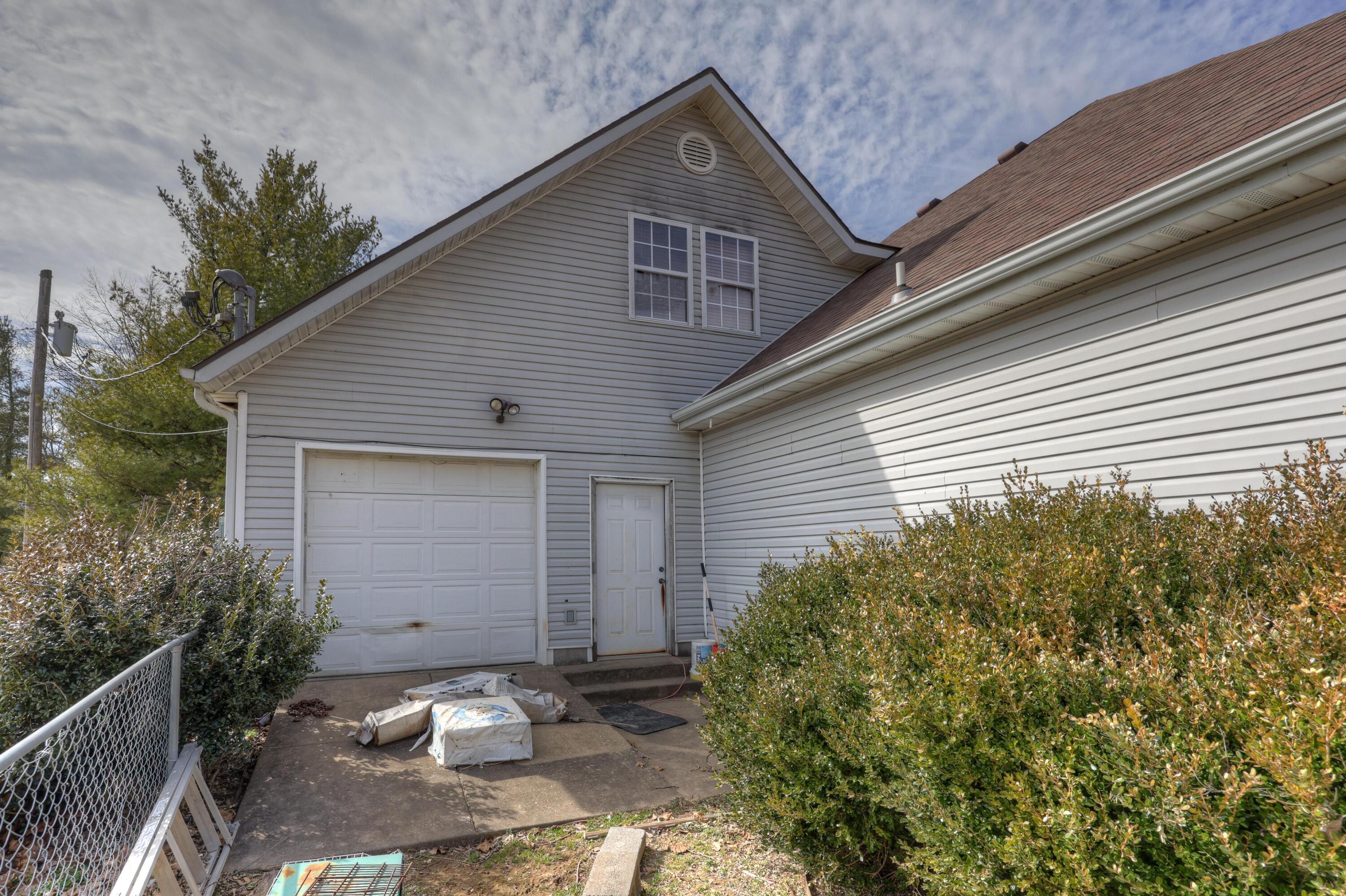 129 Riverview Drive Property Photo 3
