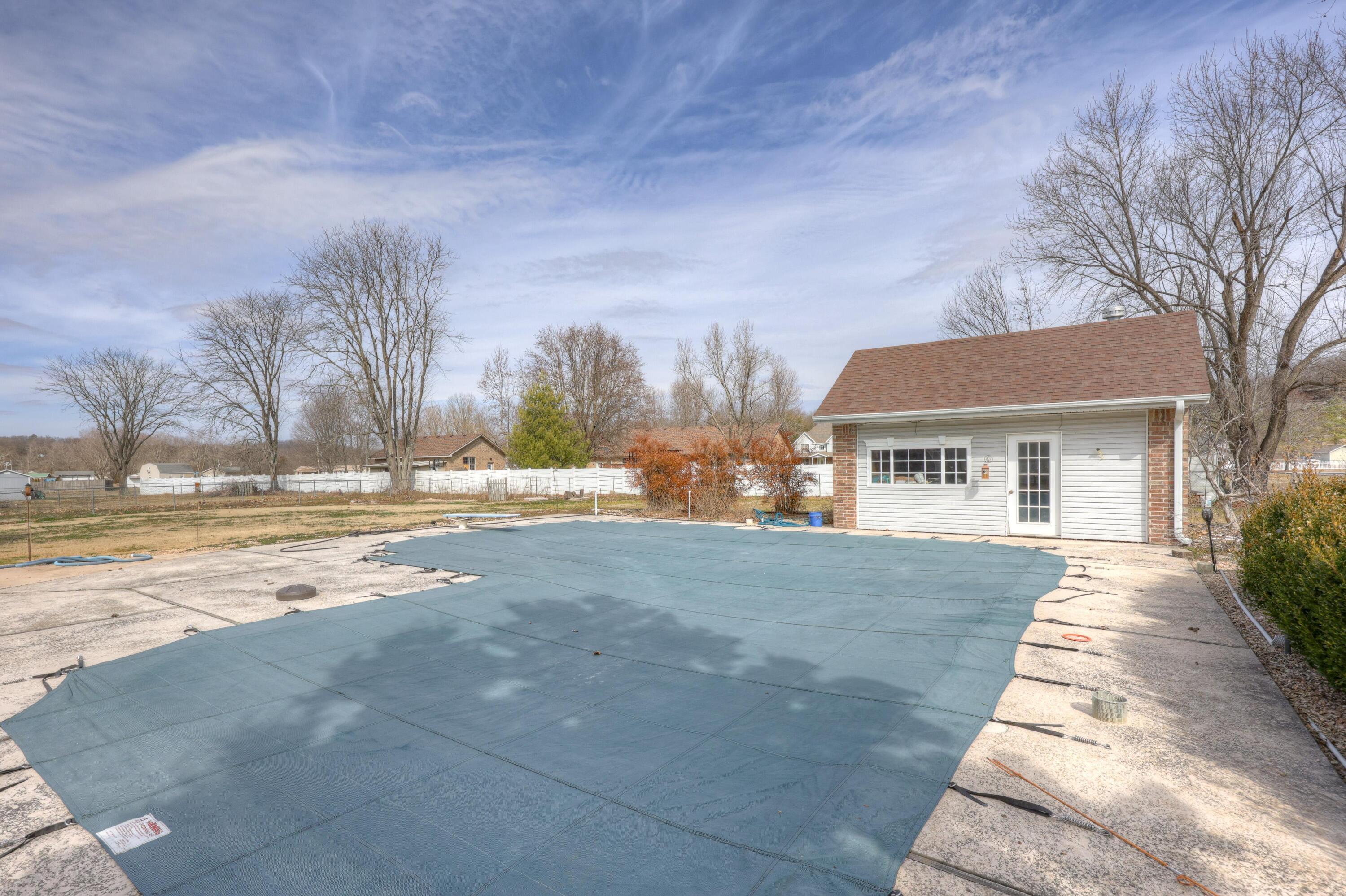129 Riverview Drive Property Photo 5