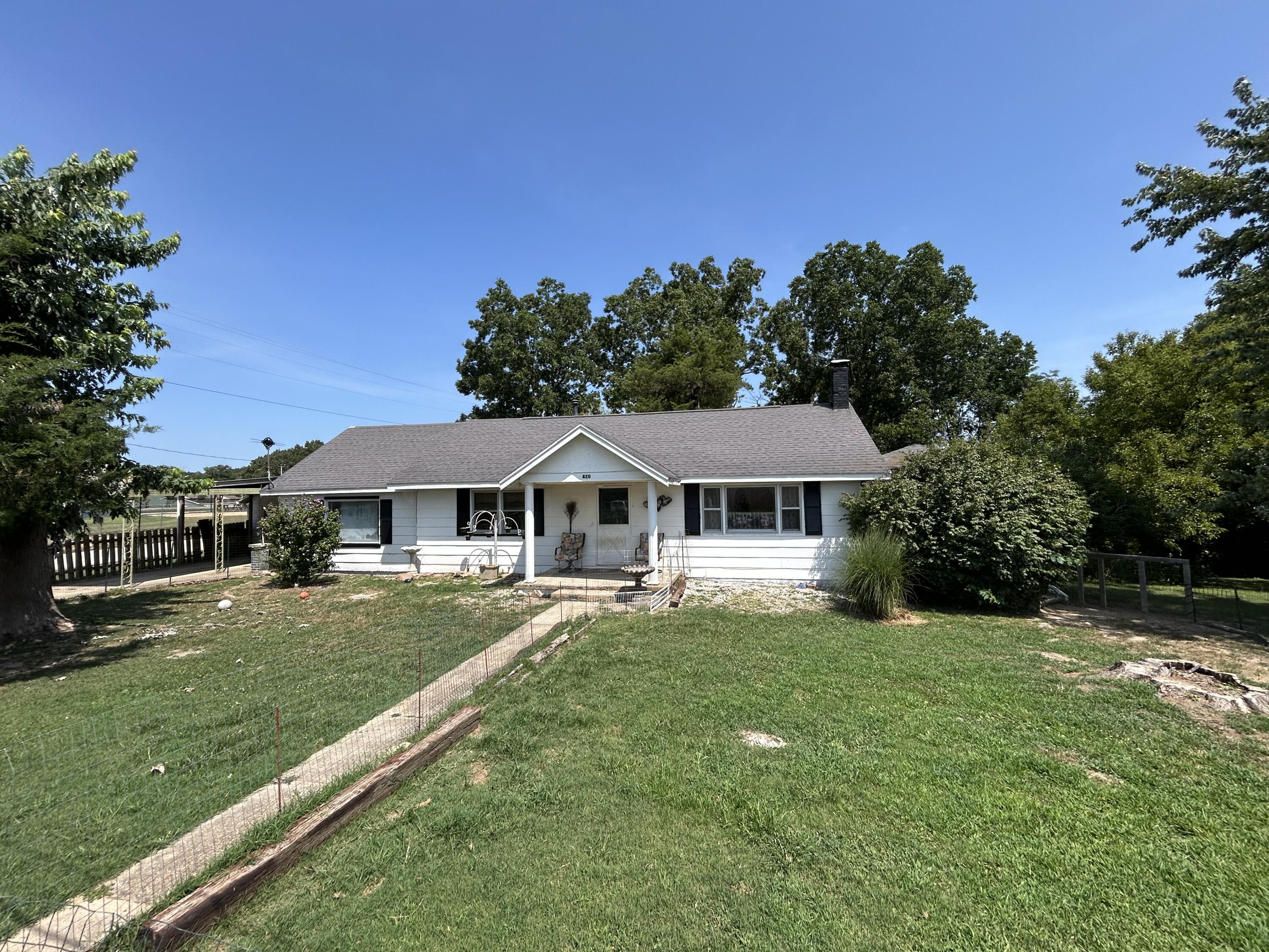 820 2nd Street Property Photo 4