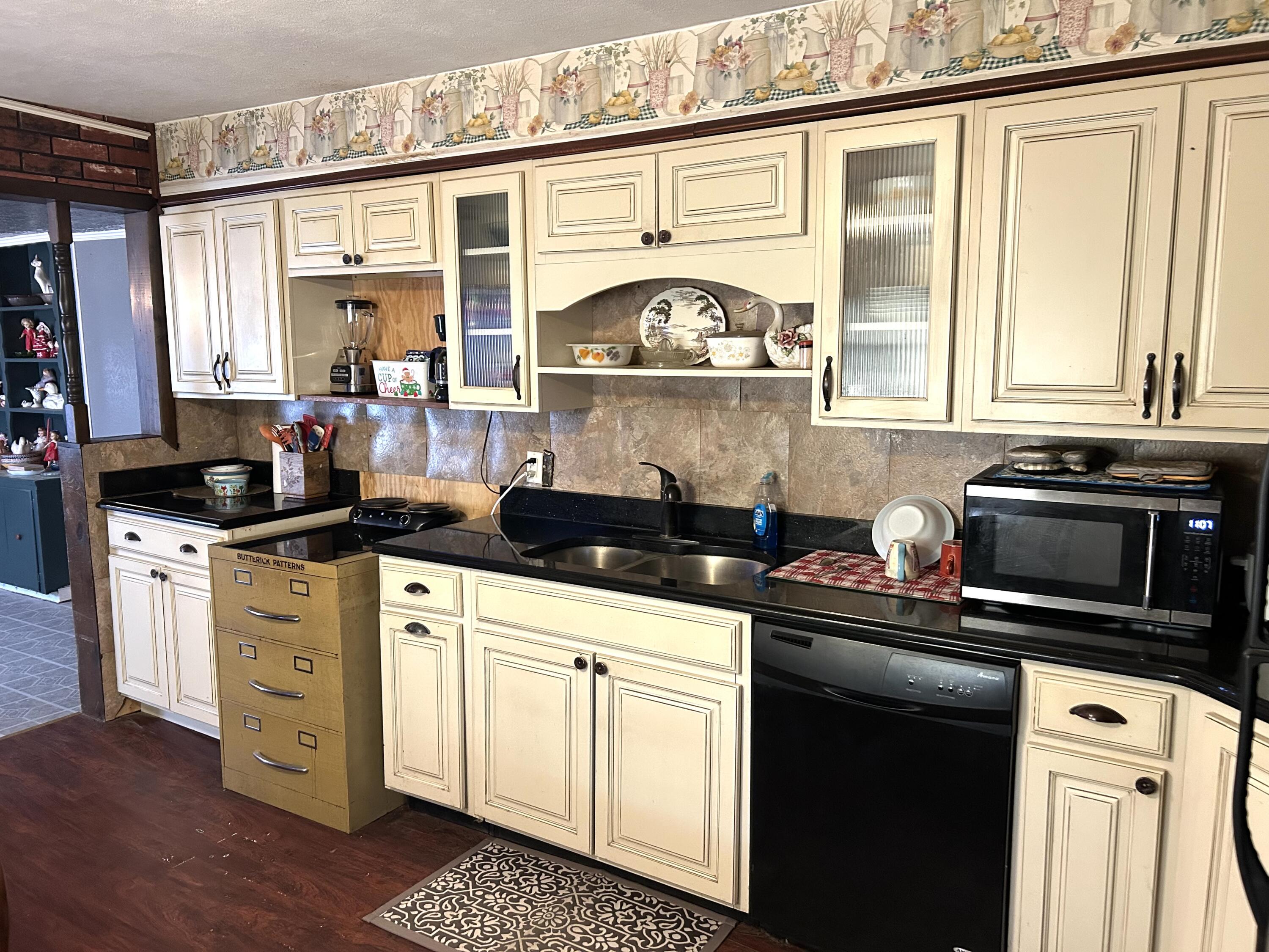 820 2nd Street Property Photo 15