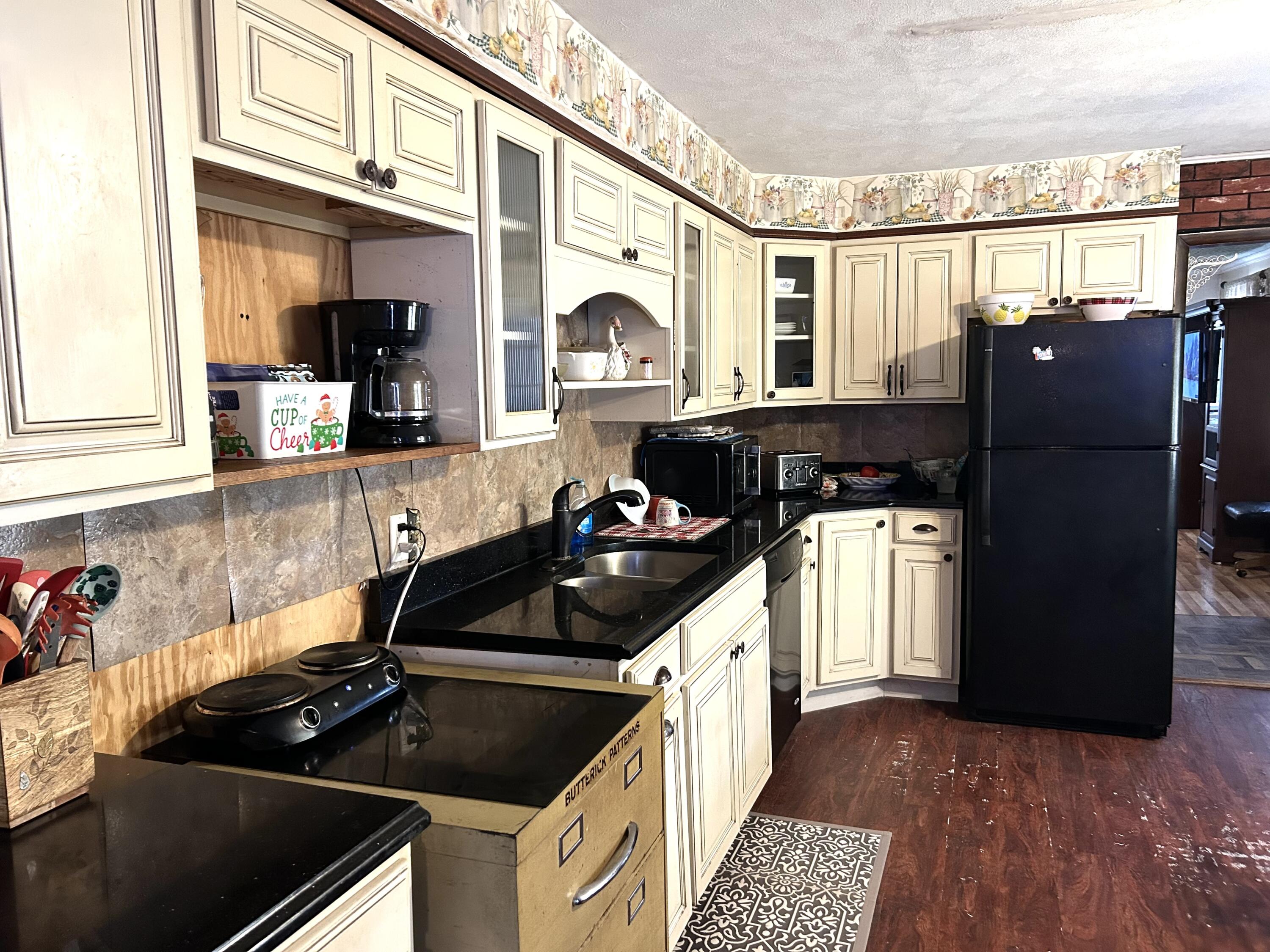 820 2nd Street Property Photo 16
