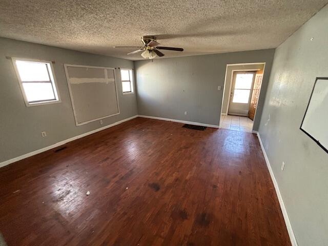 208 East 4th Street Property Photo 6