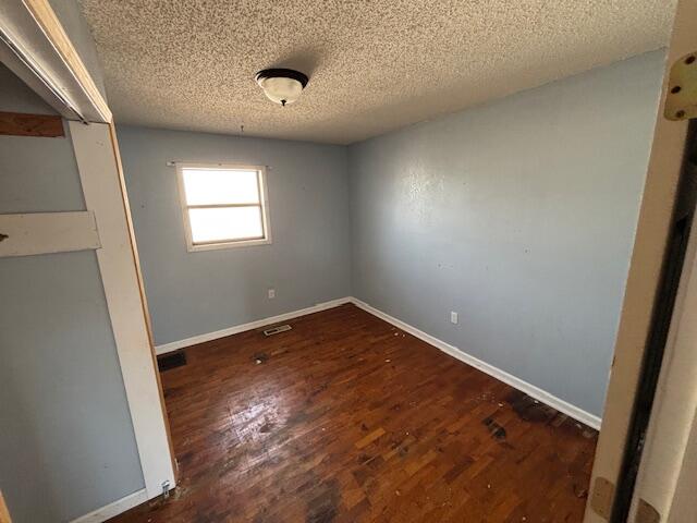 208 East 4th Street Property Photo 9