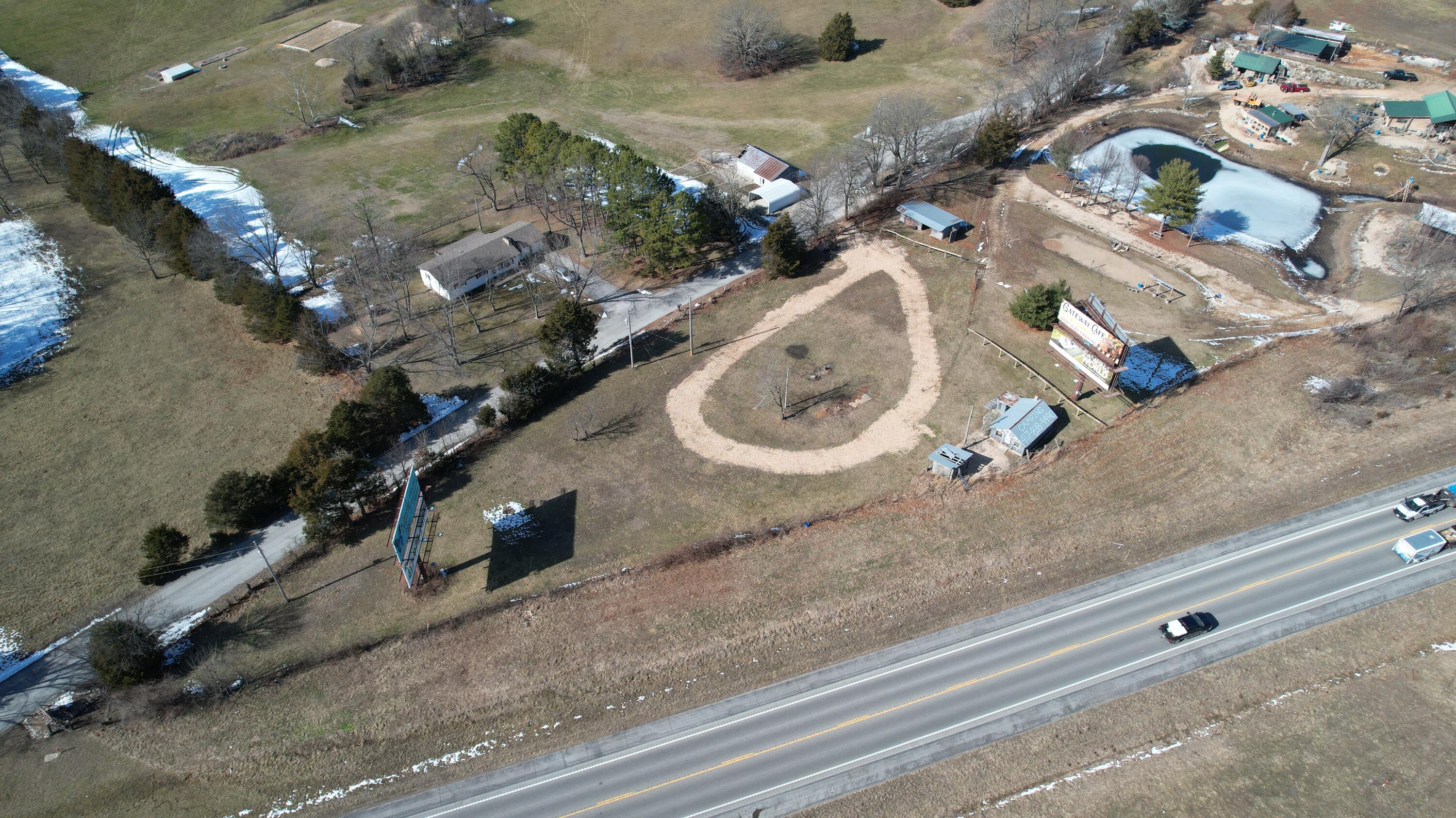 000 Stones Lane Property Photo 3