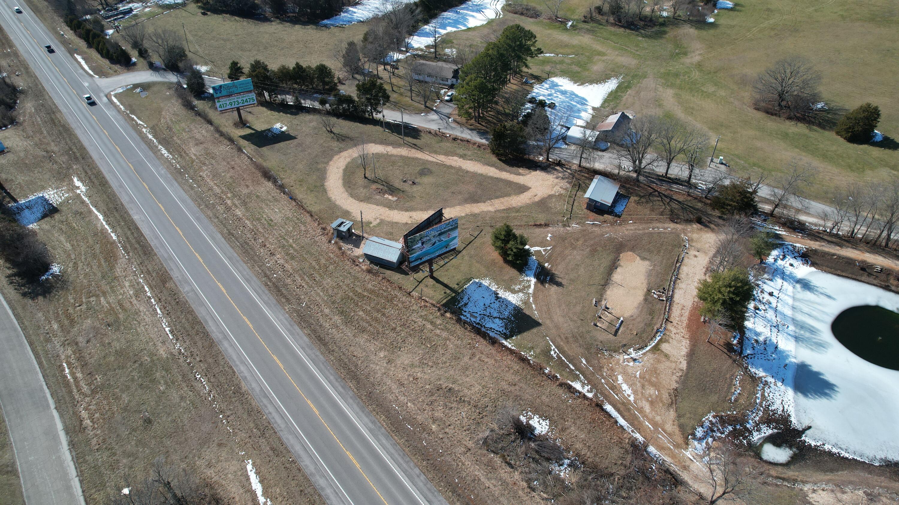 000 Stones Lane Property Photo 4