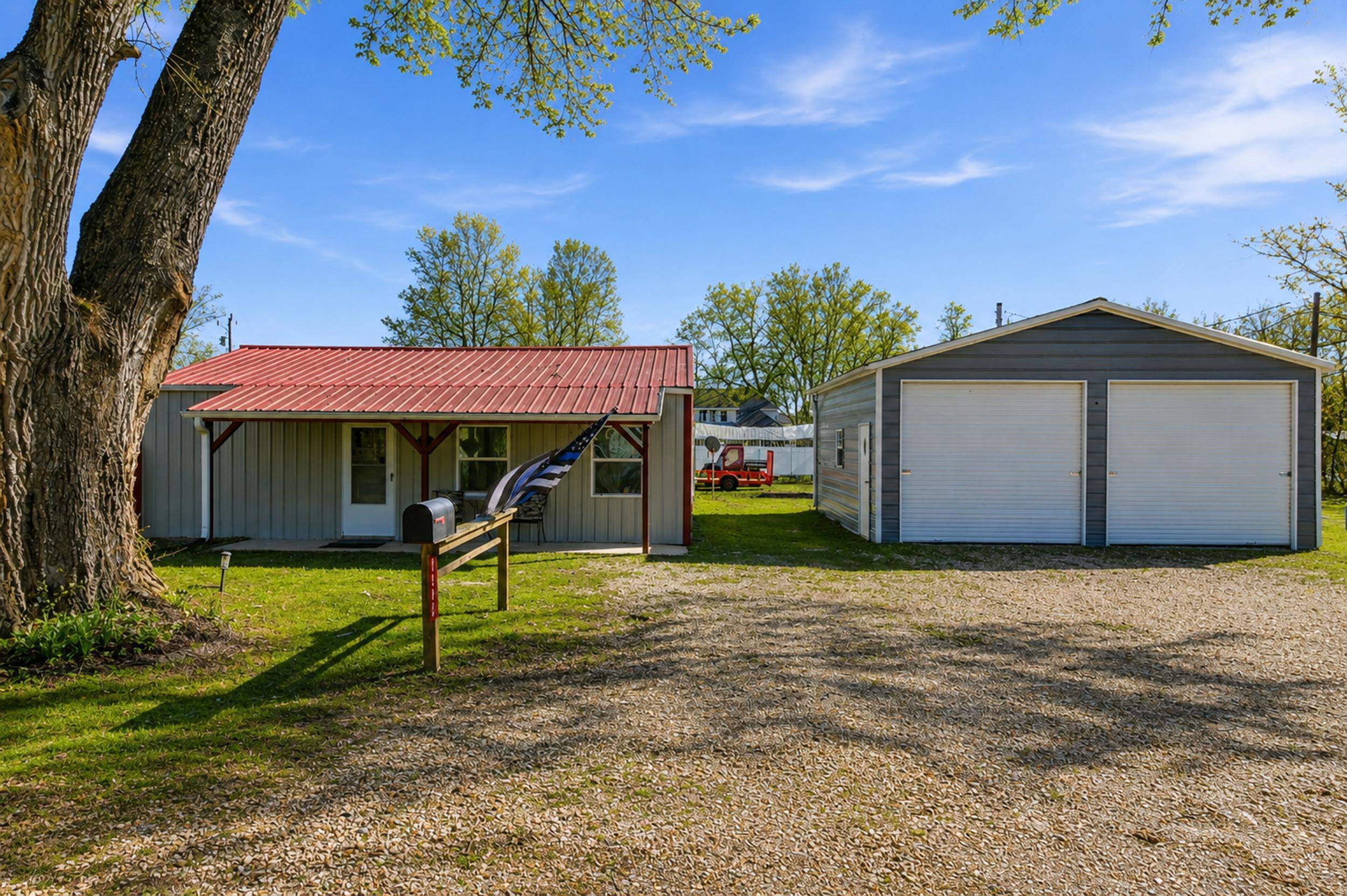 1382 Mo-99 Property Photo 1