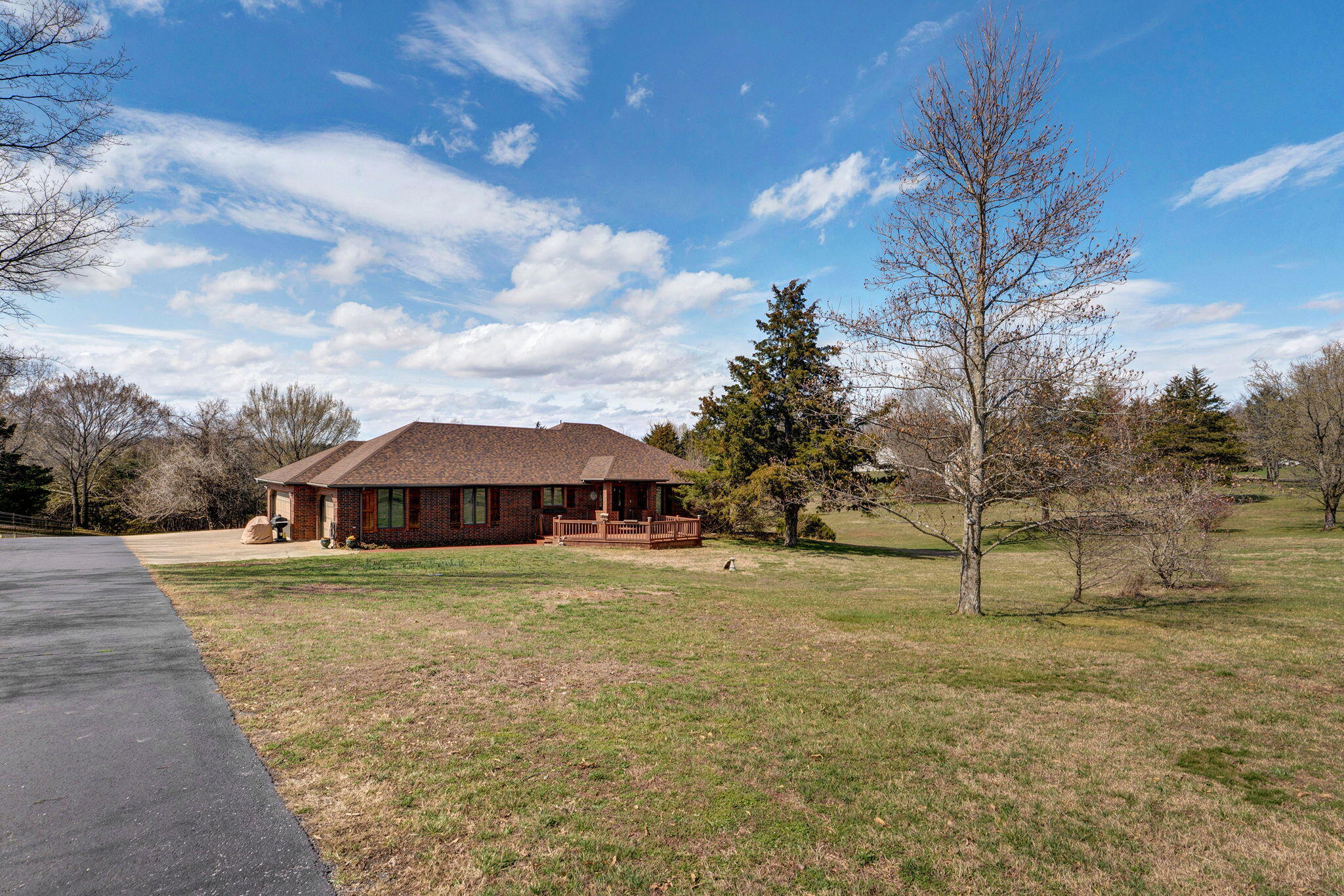 4303 North Willow Road Property Photo 2