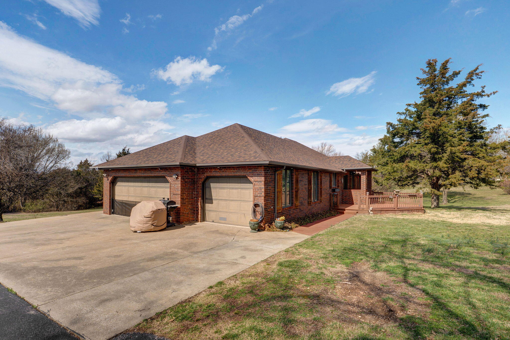 4303 North Willow Road Property Photo 3