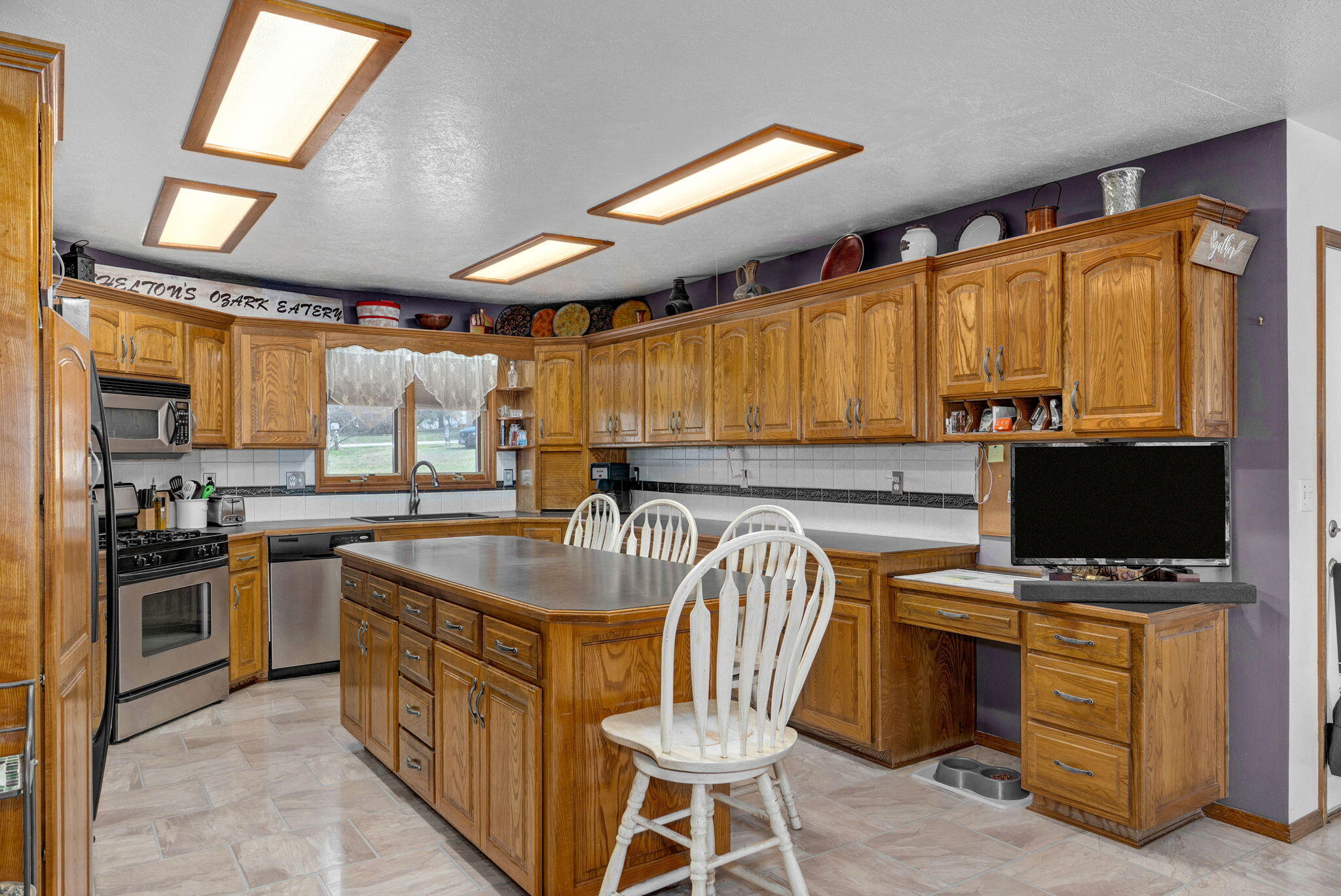 4303 North Willow Road Property Photo 4