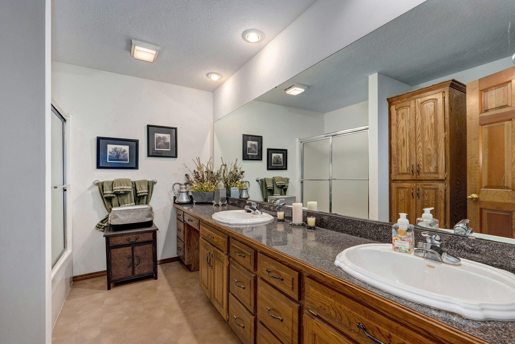 4303 North Willow Road Property Photo 14