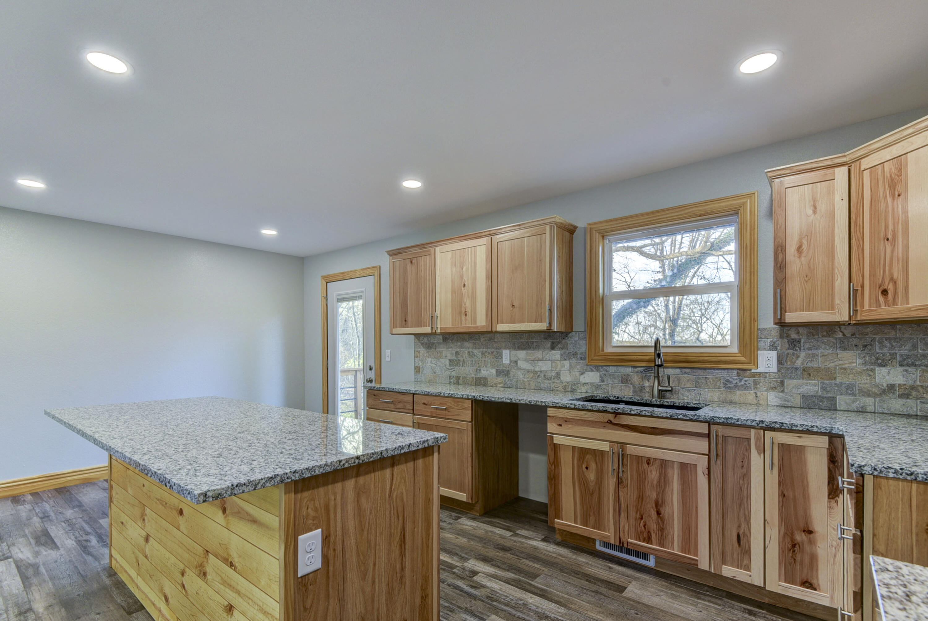 25173 Farm Road 1266 Property Photo 19