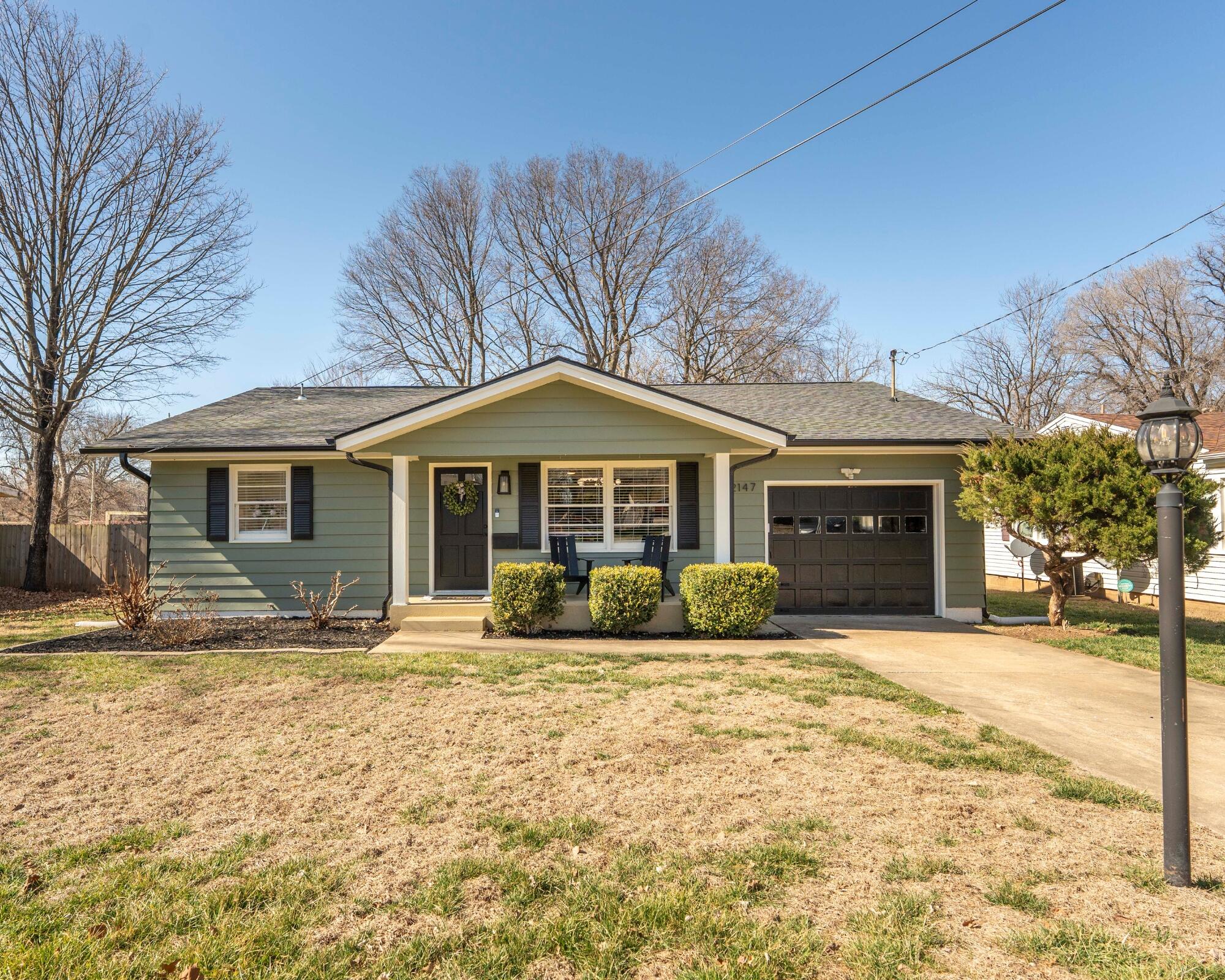 2147 South Hampton Avenue Property Photo 1